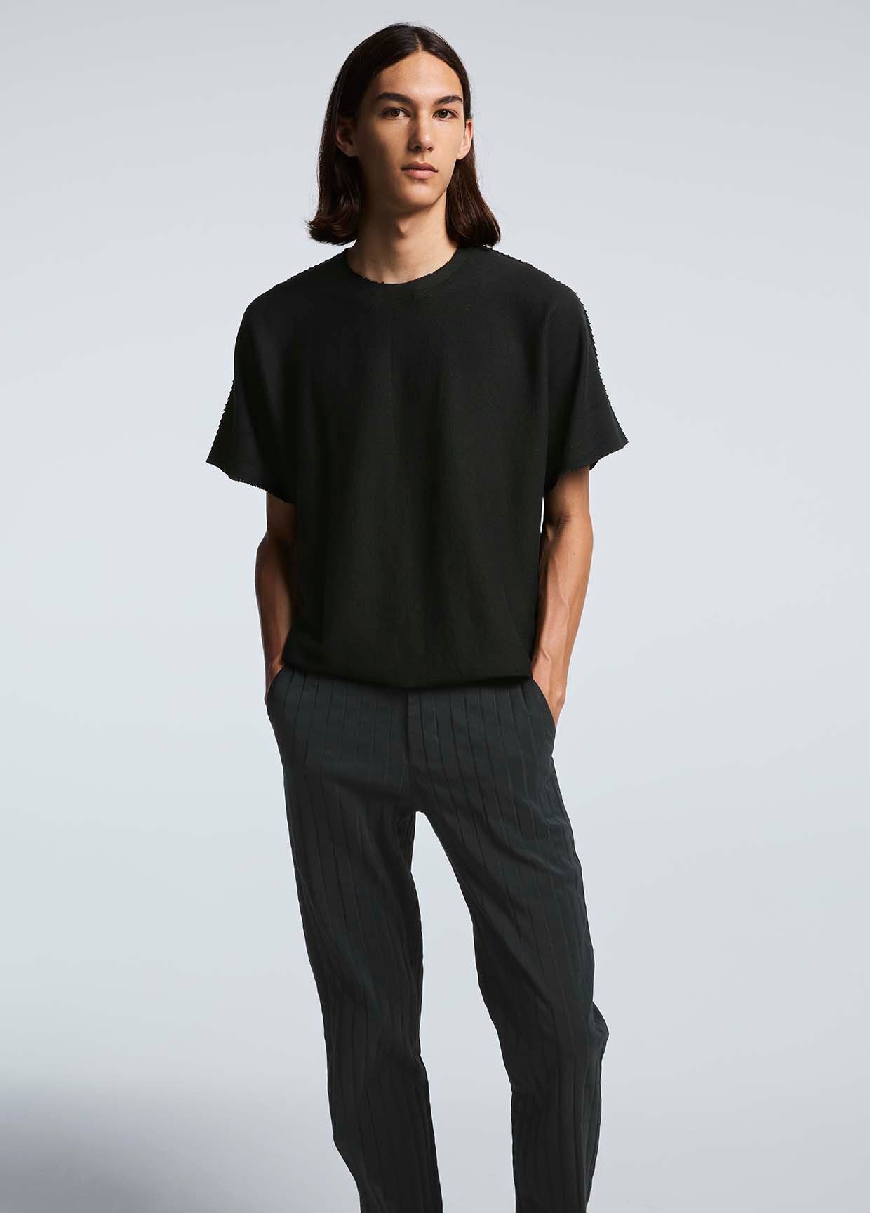 ISSEY MIYAKE A POC ABLEブラックサルエルパンツ A-POC ABLE ISSEY MIYAKE LOOK 53 – ISSEY MIYAKE EU
