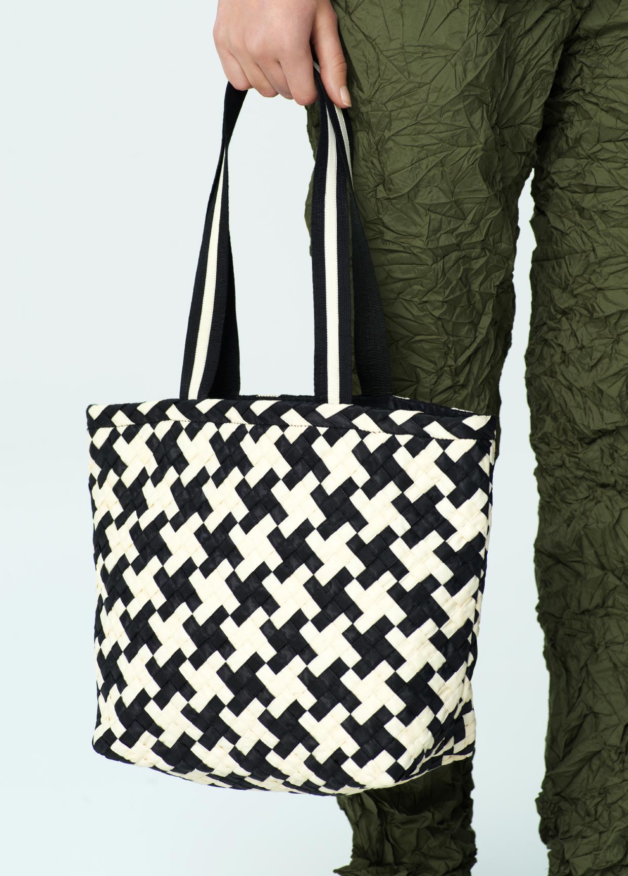 HaaT LOOK 09 – ISSEY MIYAKE EU