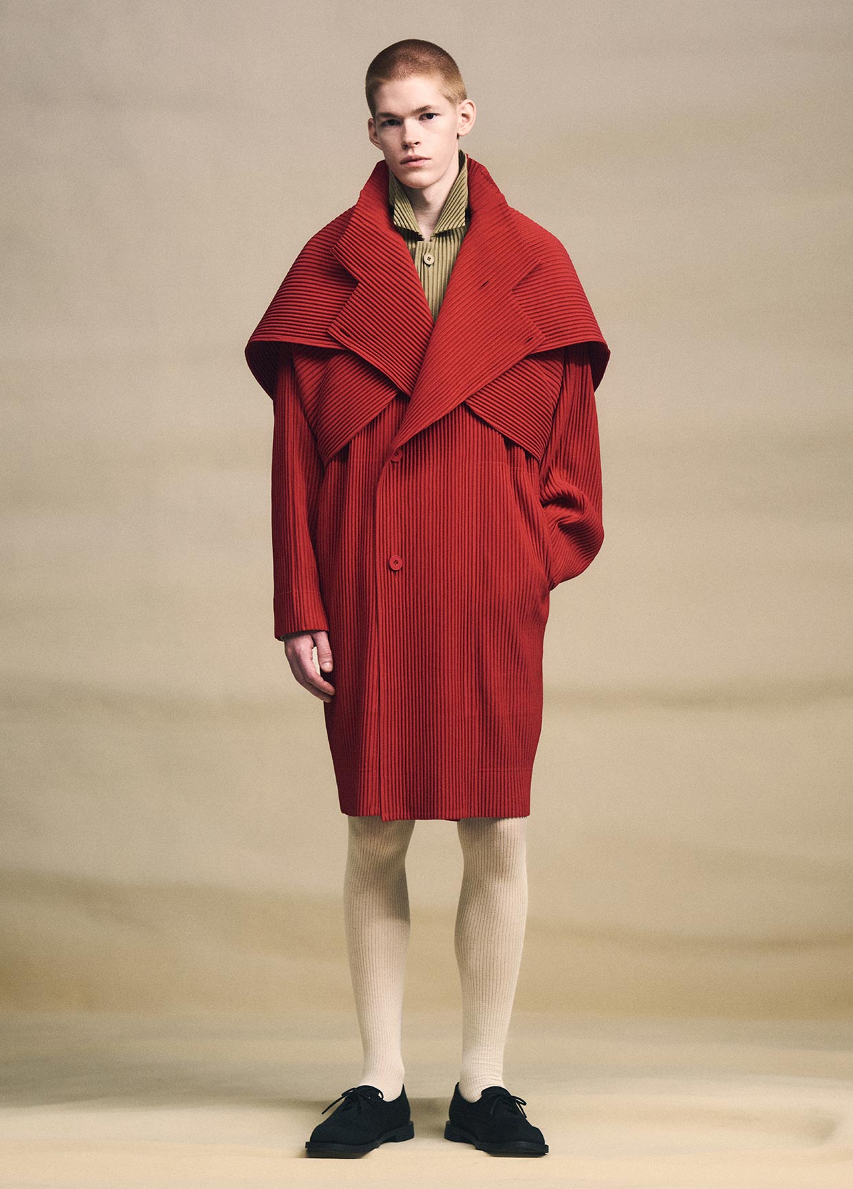HOMME PLISSÉ ISSEY MIYAKE LOOK 01 – ISSEY MIYAKE EU