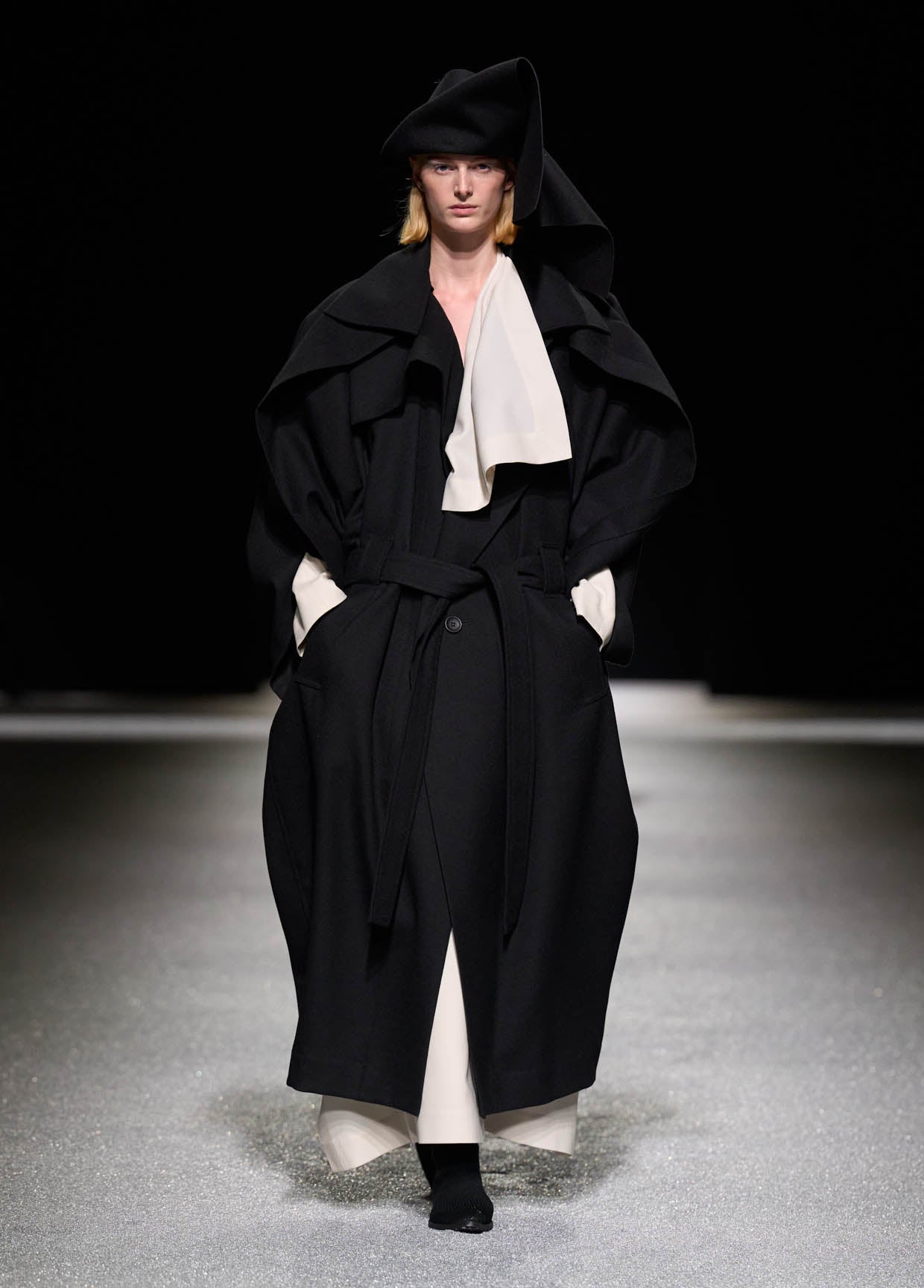 ISSEY MIYAKE AUTUMN WINTER 2026/27 COLLECTIONS 22 – ISSEY MIYAKE EU ISSEY MIYAKE AUTUMN WINTER 2026/27 COLLECTIONS 22 – ISSEY MIYAKE EU