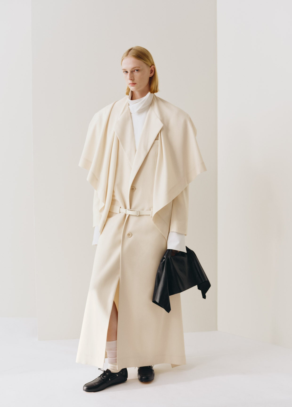 ISSEY MIYAKE ベージュ ロングコート ISSEY MIYAKE LOOK 39 – ISSEY MIYAKE EU