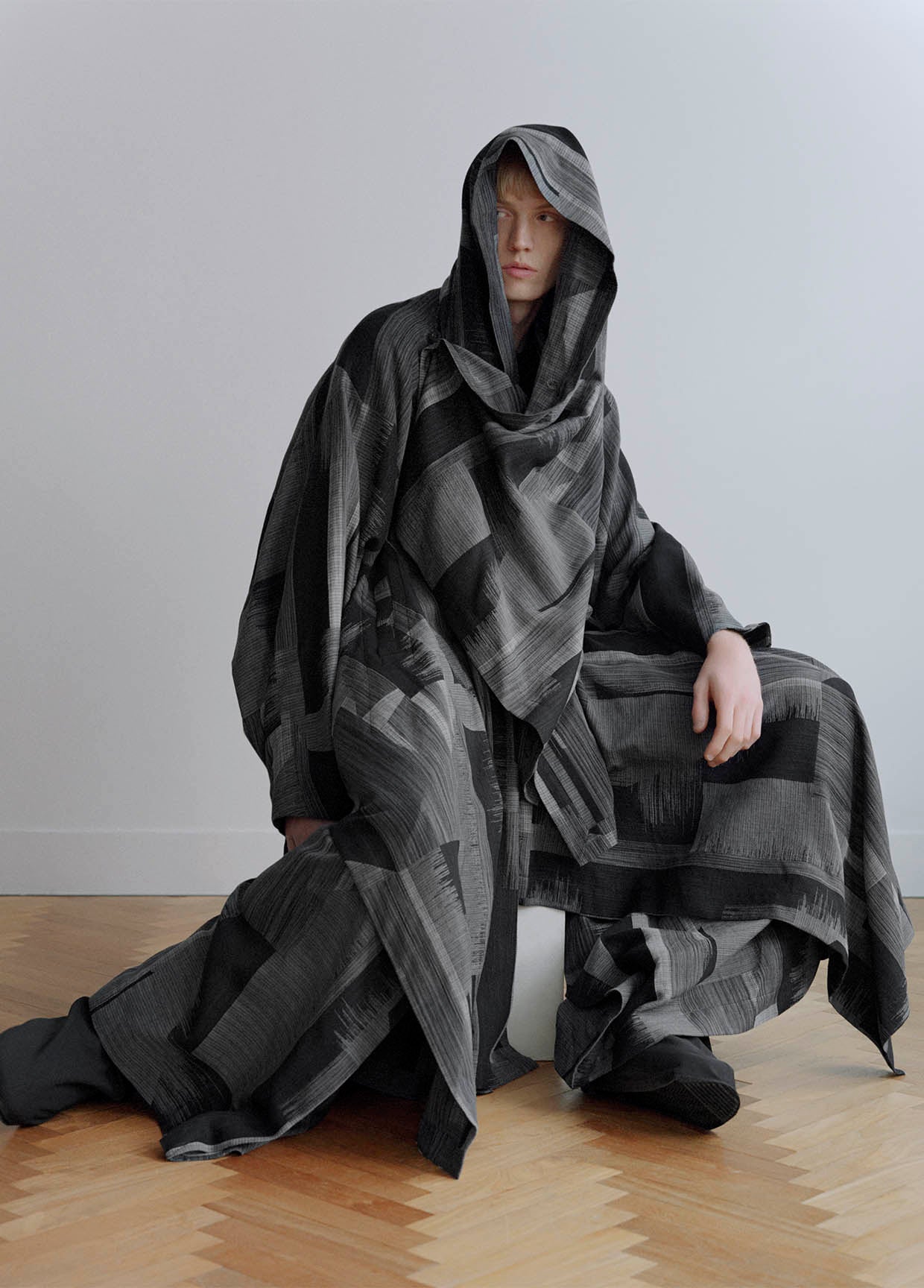 ISSEY MIYAKE MEN✨大判 ストール シルク混 シワ加工 IM MEN LOOK 07 – ISSEY MIYAKE EU