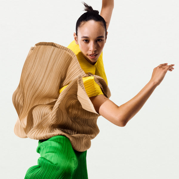 ISSEY MIYAKE「i.s.」ヴィンテージピンバッジ Introducing Items “SWING” – ISSEY MIYAKE EU