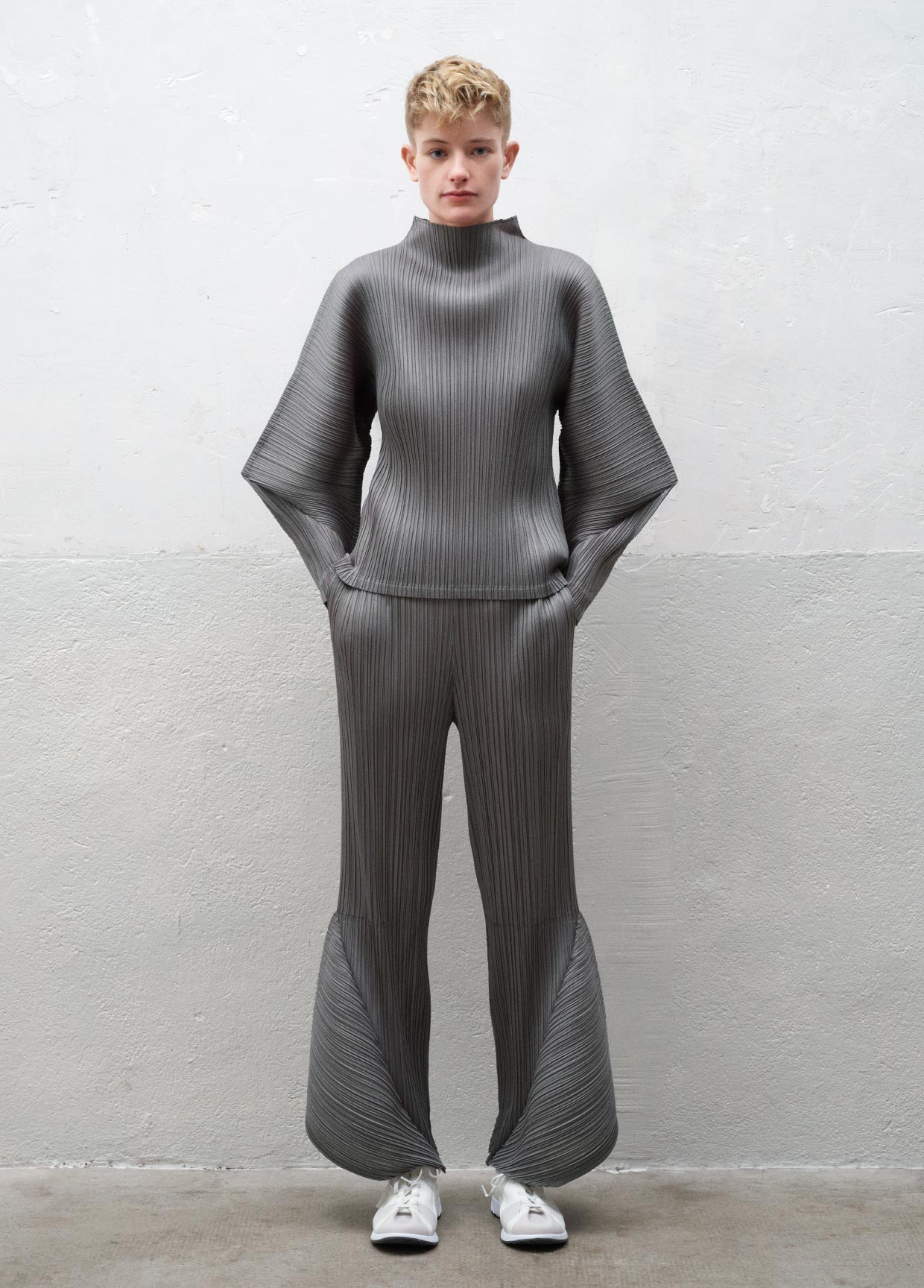 PLEATS PLEASE ISSEY MIYAKE LOOK 03 – ISSEY MIYAKE EU