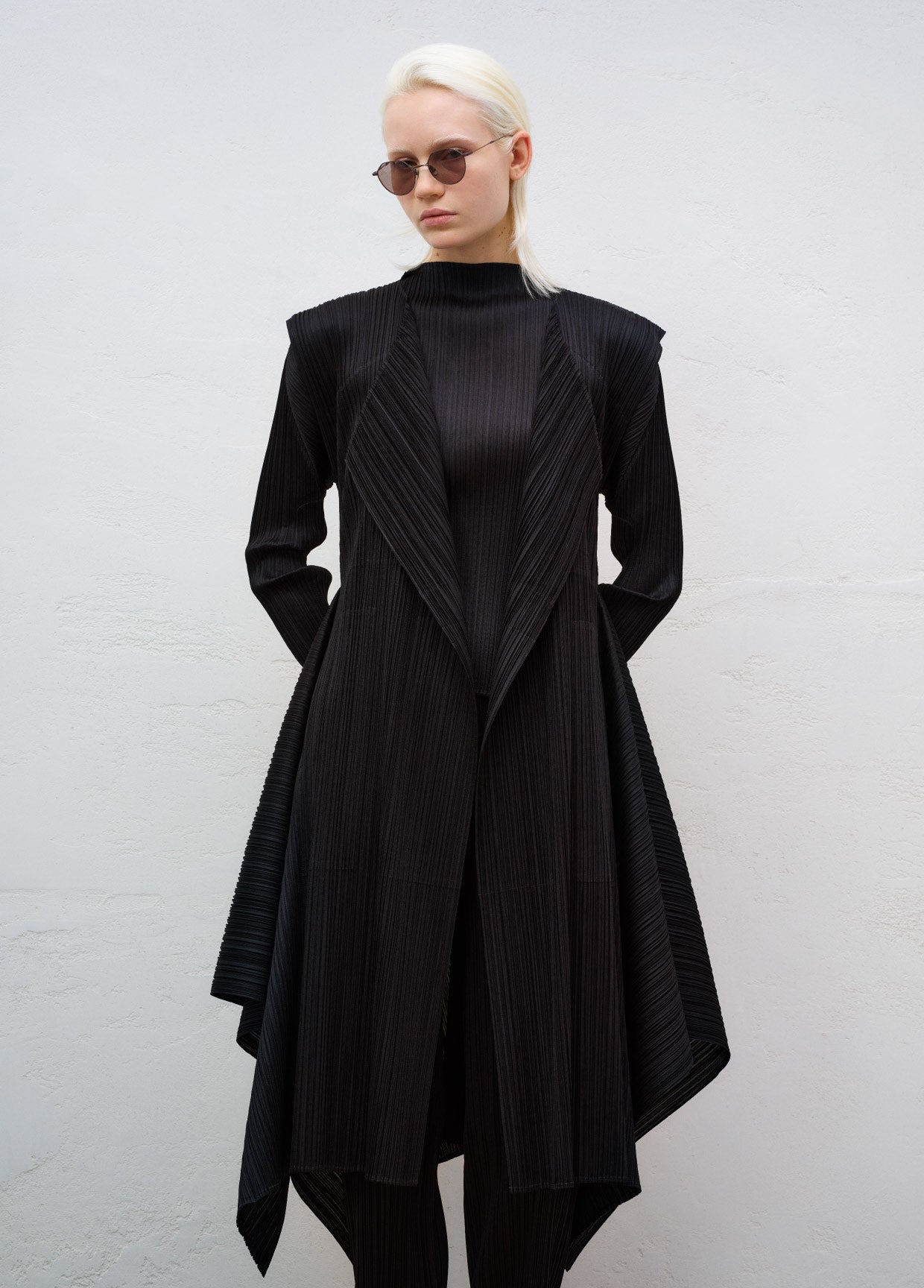 PLEATS PLEASE ISSEY MIYAKE LOOK 24 – ISSEY MIYAKE EU