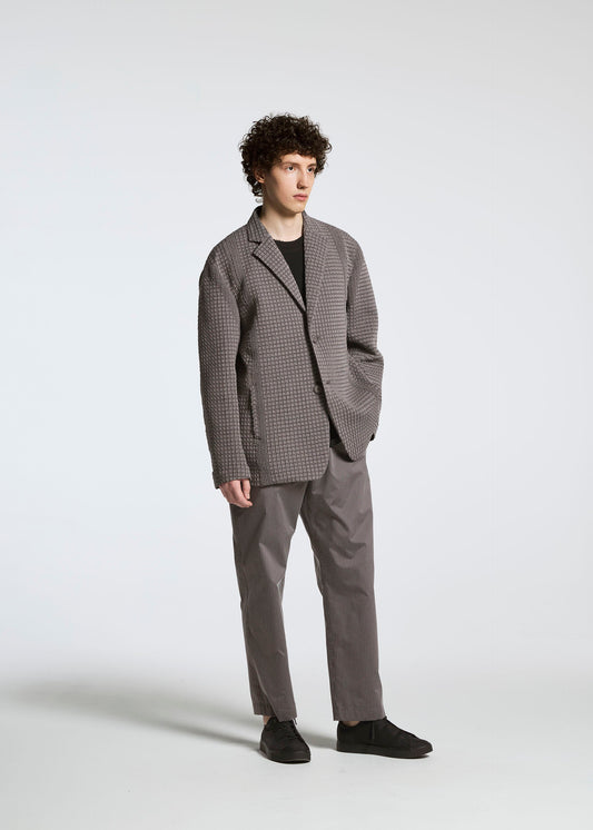 A model wears the APOCABLE TYPE O 014 prêt à porter.