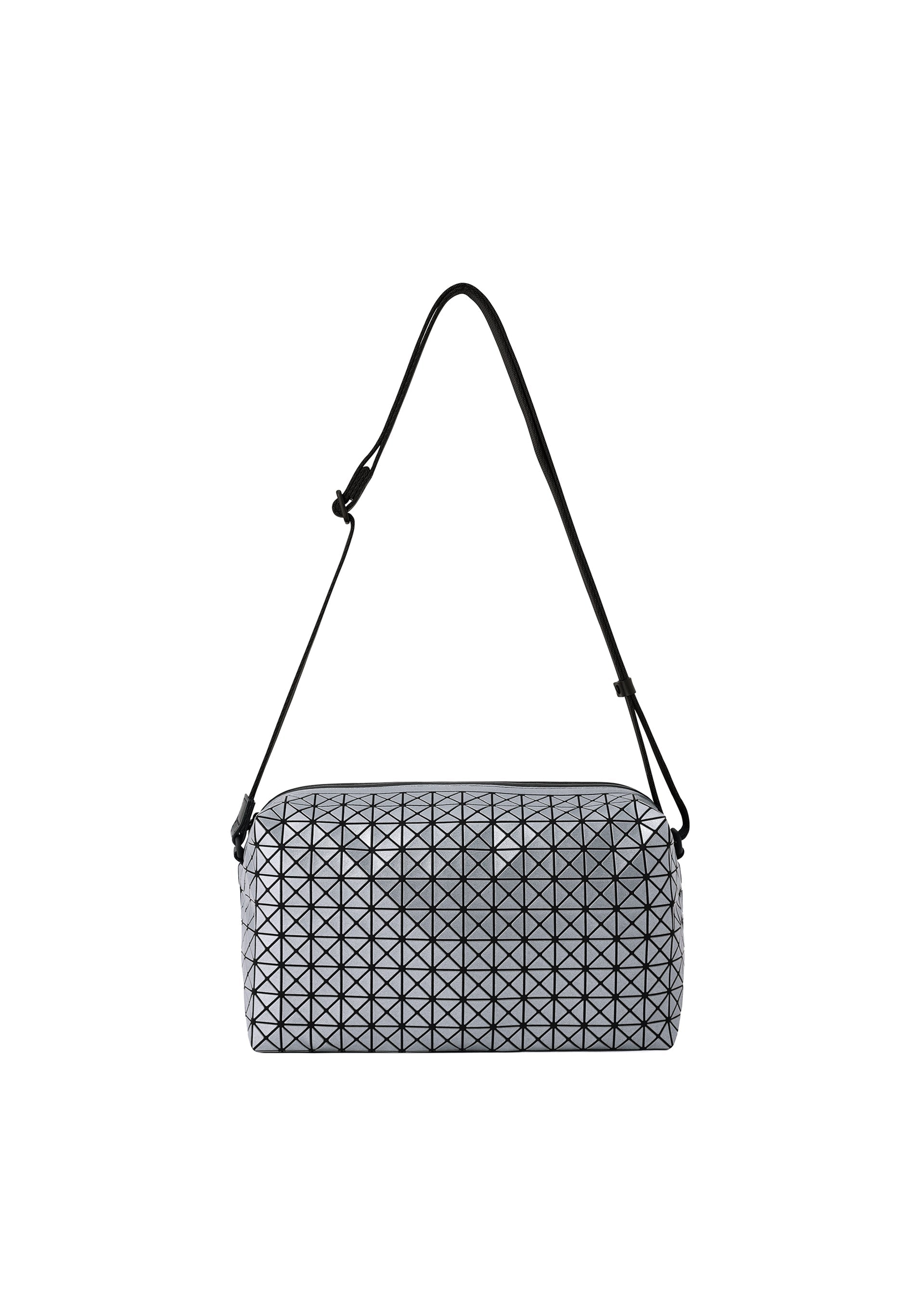 美品✨️BAO BAO ISSEY MIYAKE SADDLE BAG SADDLE BAG REFLECTOR Shoulder bag Gunmetal – ISSEY MIYAKE EU