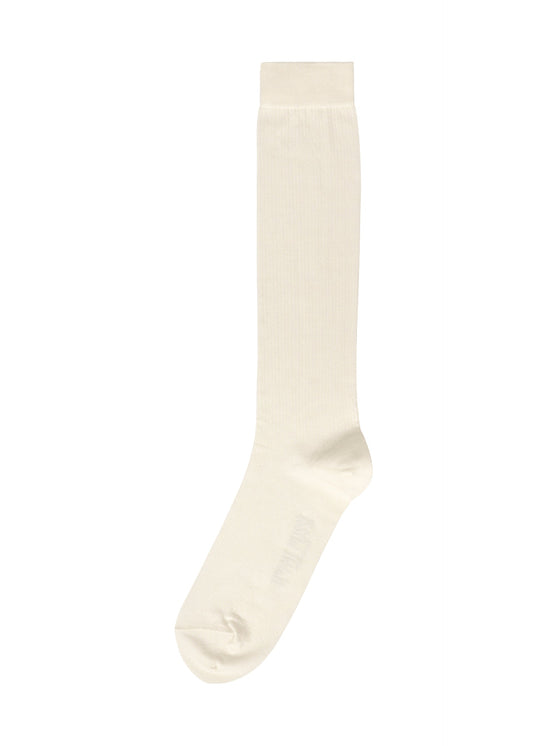 A product shot of the HOMME PLISSÉ ISSEY MIYAKE SIMPLE SOCKS socks in white.