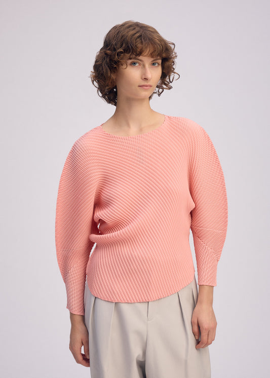 A model wears the ISSEY MIYAKE MISTY PLEATS misty-pleats-shirt-black-6.