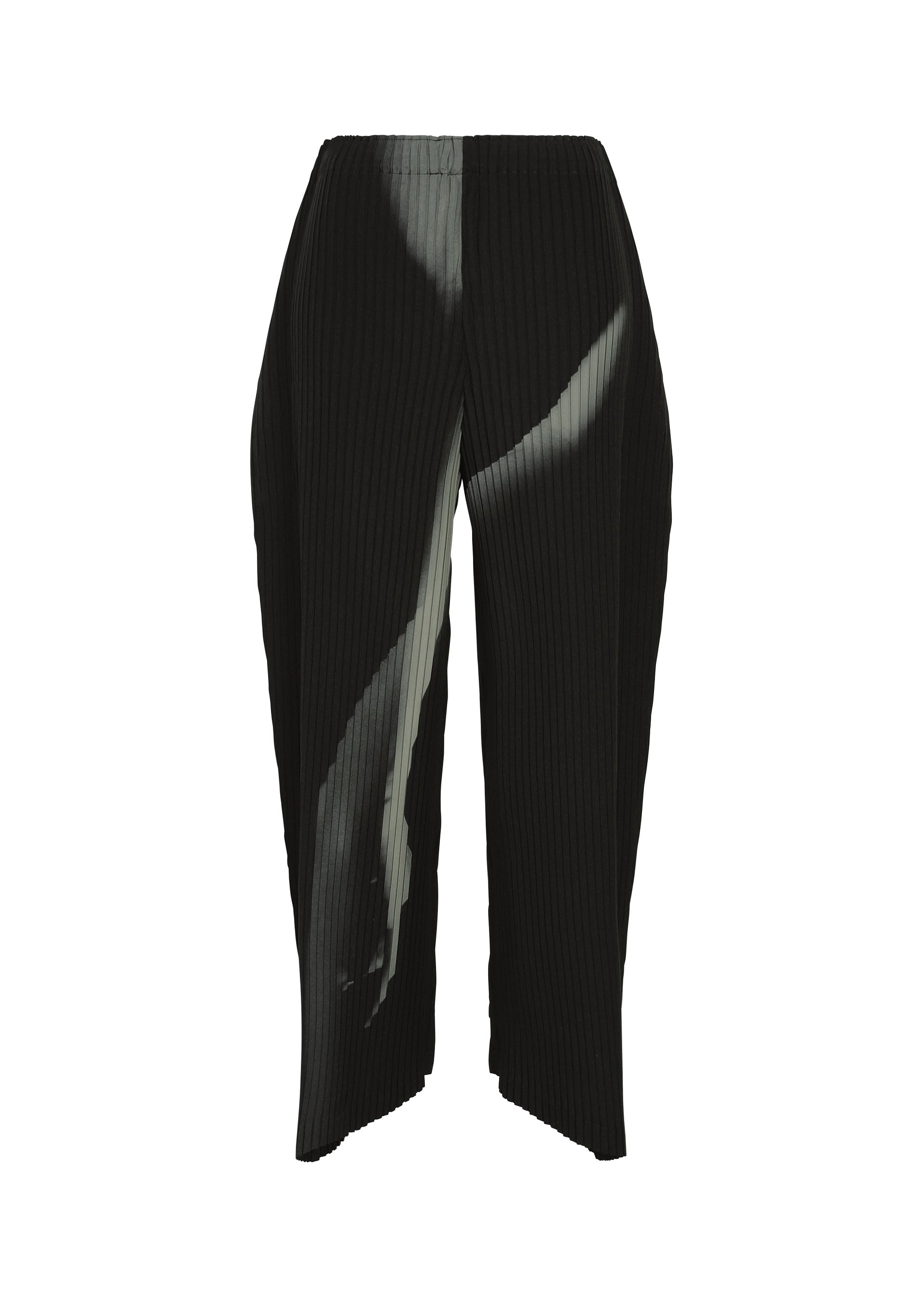 HANDS OF LOVER PLEATS Trousers Black-Hued – ISSEY MIYAKE EU