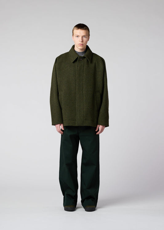 A model wears the IM Men FULLER WOOL prêt à porter.