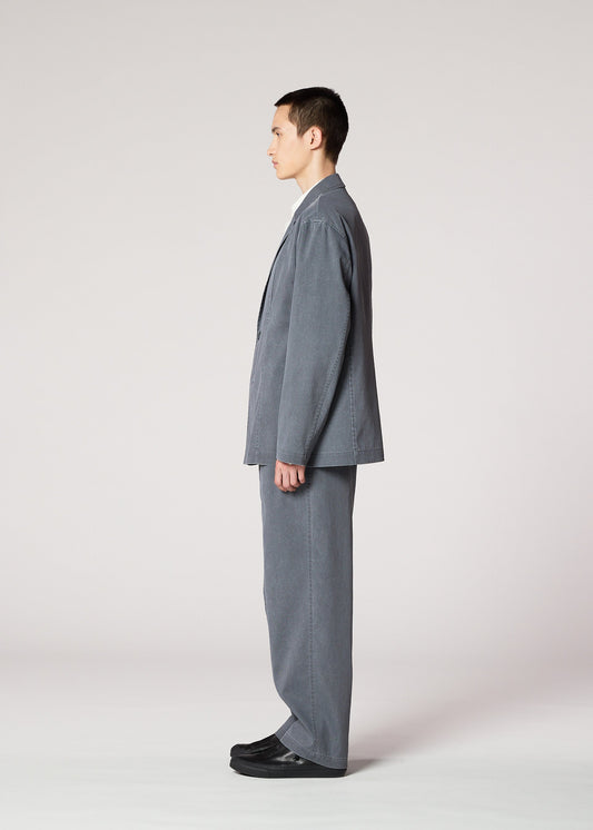A model wears the IM MEN AIR WASH air-wash-jacket-grey.