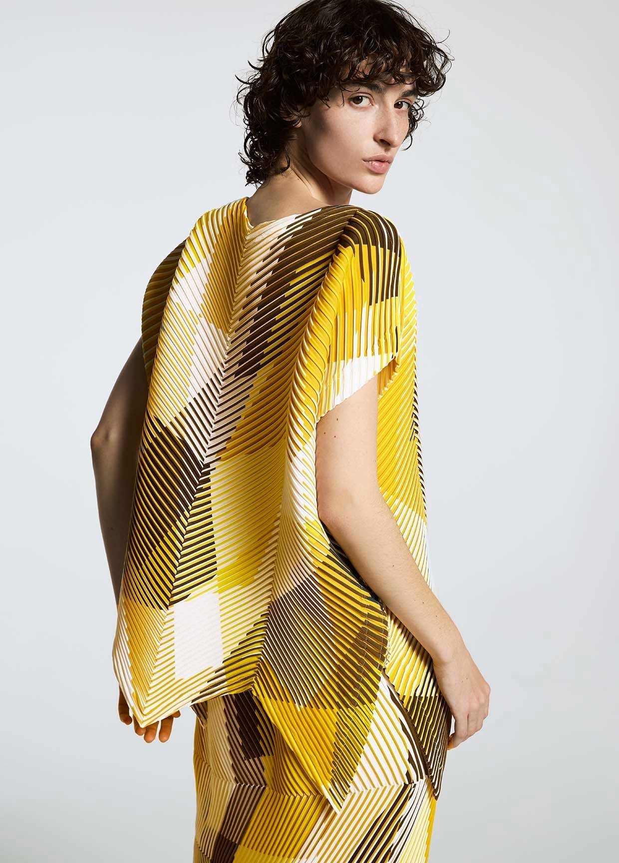 A-POC ABLE ISSEY MIYAKE LOOK 02