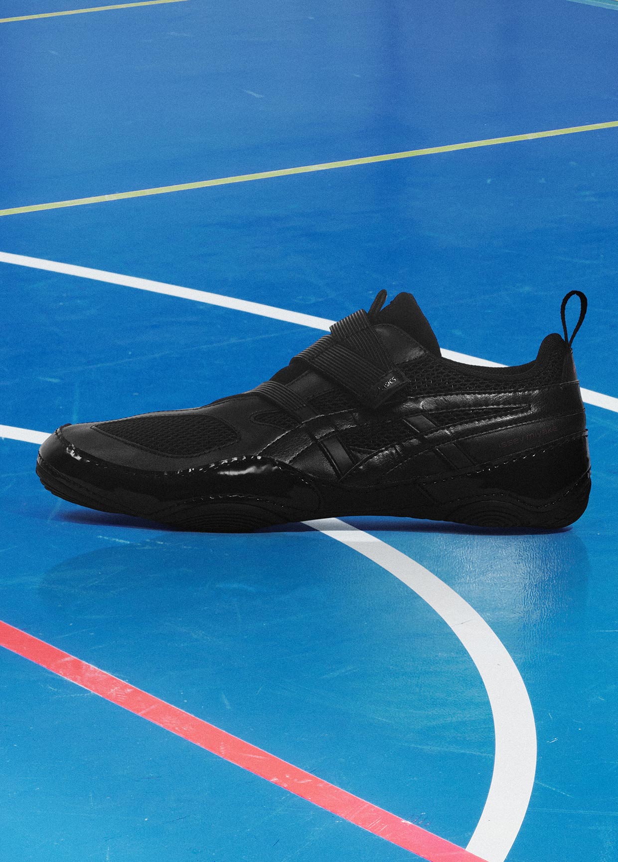 ISSEY MIYAKE FOOT LOOK 01