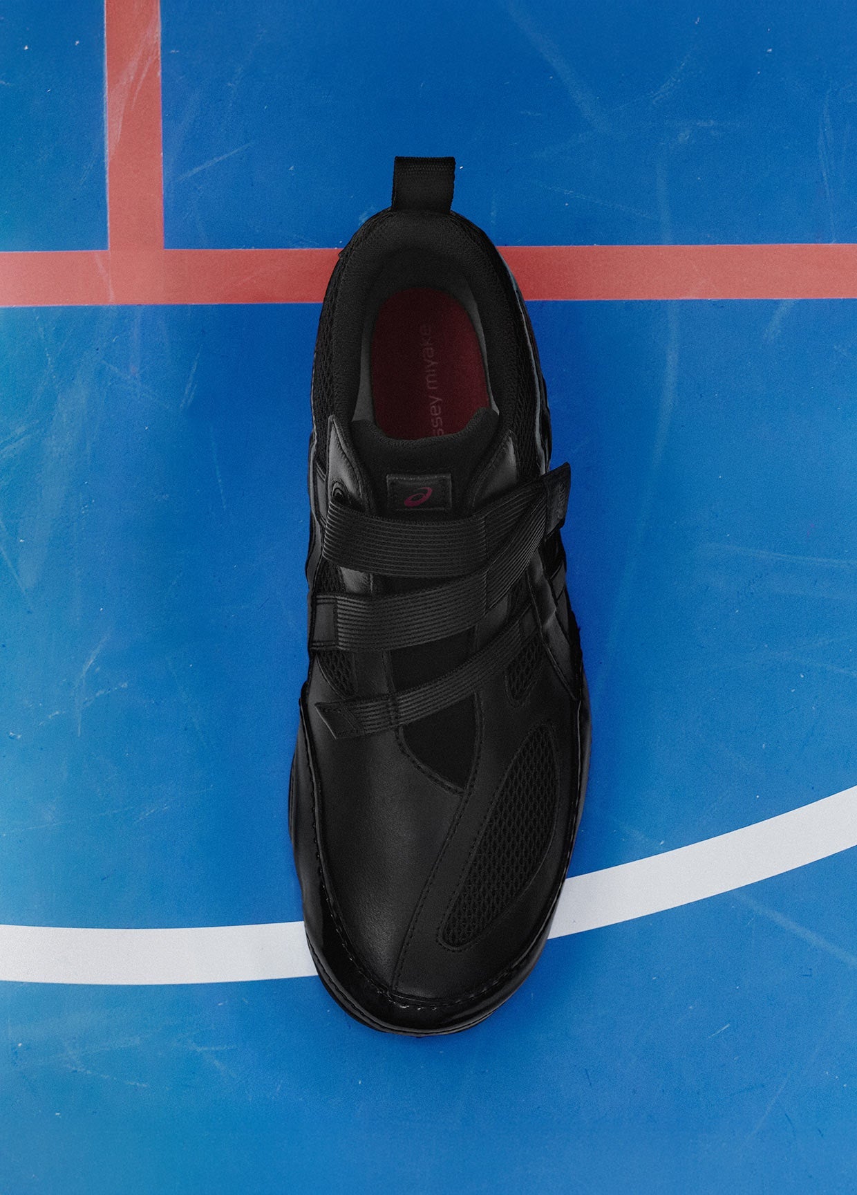 ISSEY MIYAKE FOOT LOOK 02