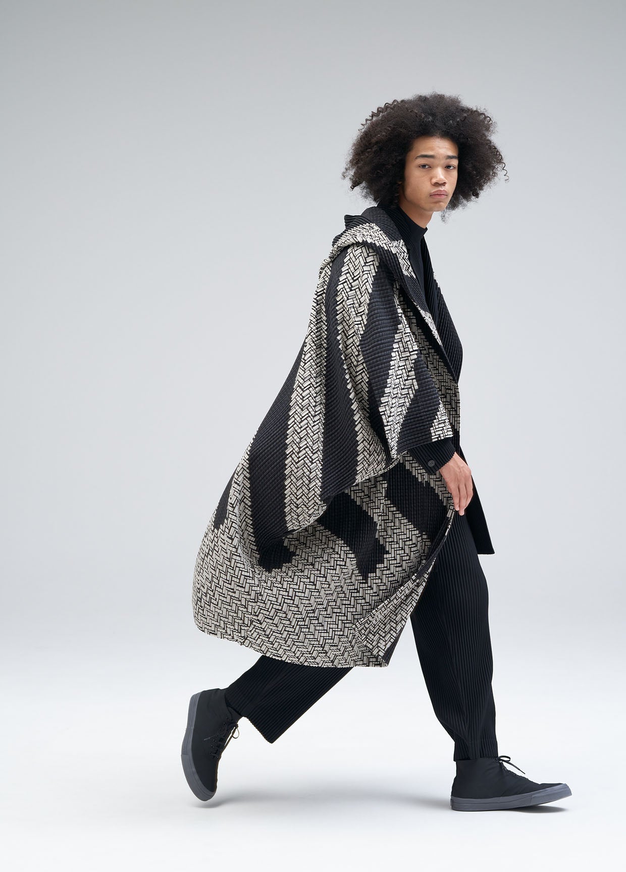 HOMME PLISSÉ ISSEY MIYAKE COLLECTIONS AUTUMN WINTER 2021/22