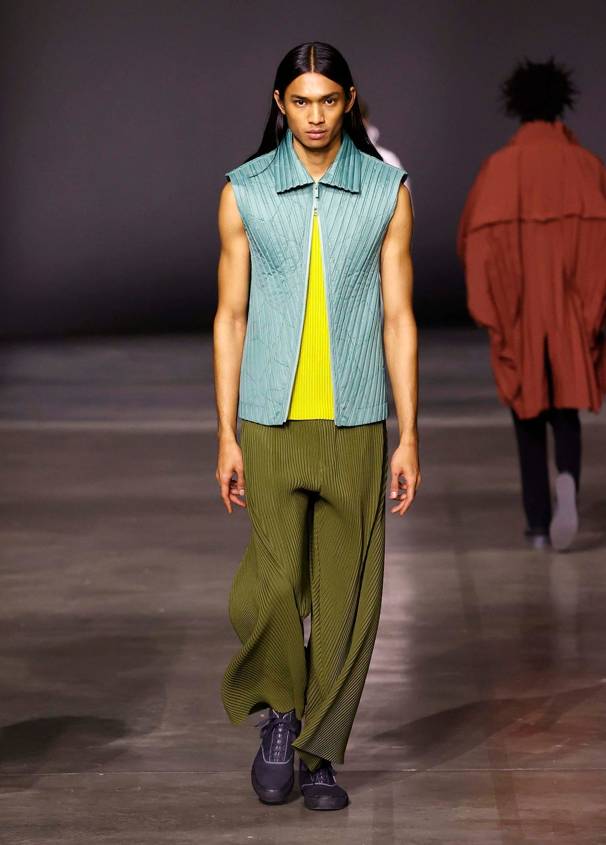 HOMME PLISSÉ ISSEY MIYAKE AUTUMN WINTER 2023/24 COLLECTIONS 15