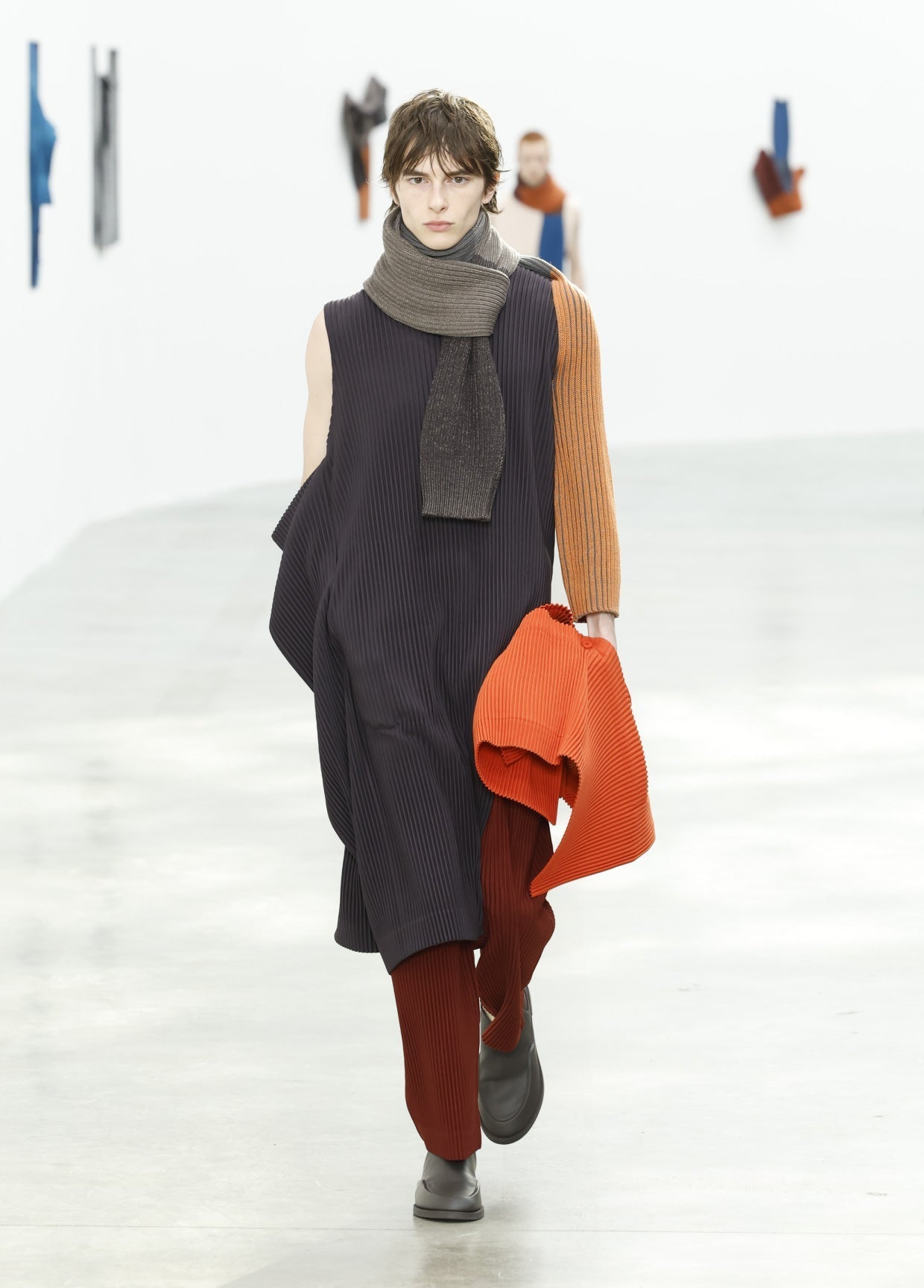 [美品] 2024 HOMME PLISSE ISSEY MIYAKE スカーフ HOMME PLISSÉ ISSEY MIYAKE SPRING SUMMER 2024 COLLECTIONS 25