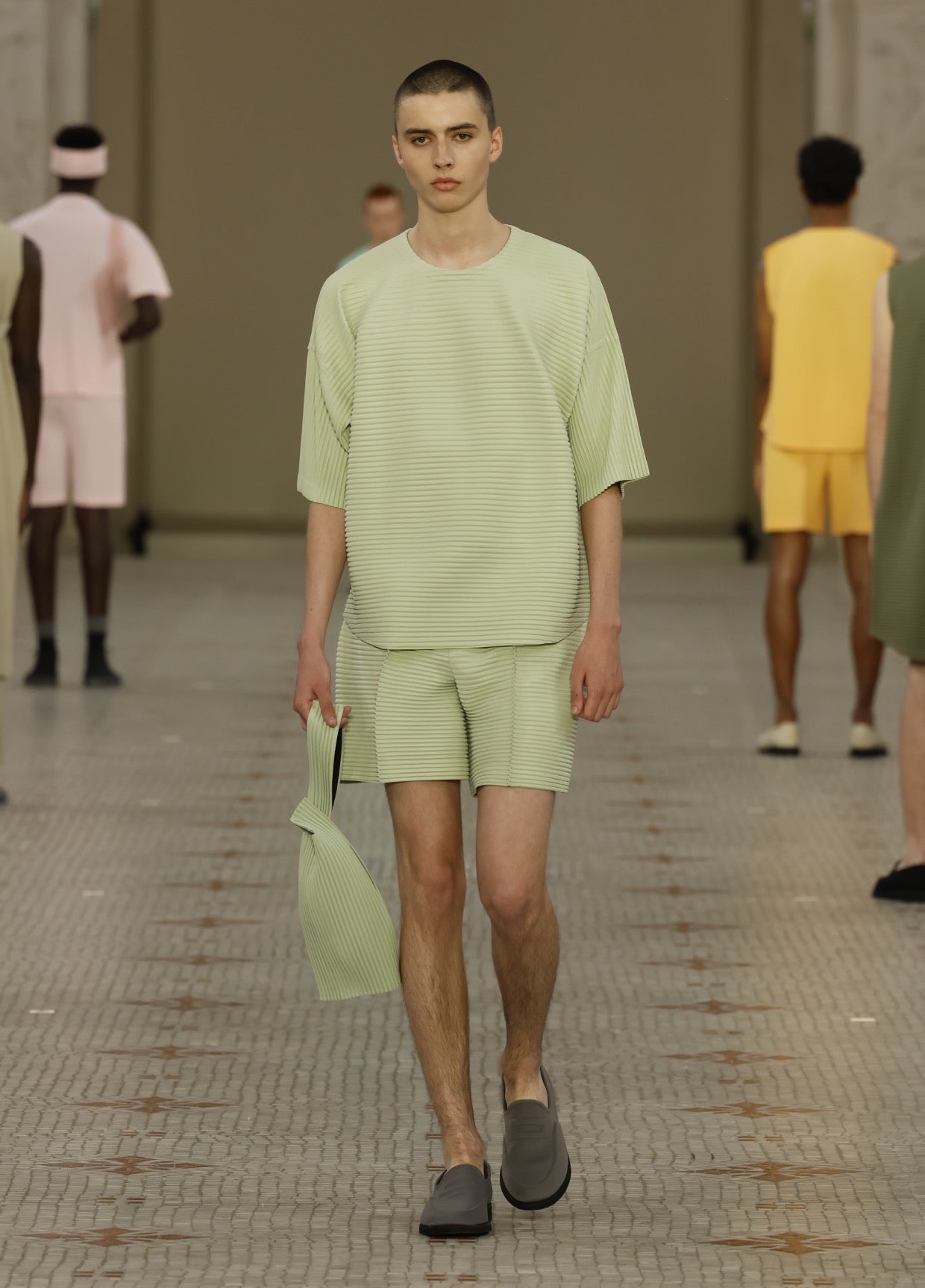 HOMME PLISSÉ ISSEY MIYAKE COLLECTIONS SPRING SUMMER 2024 – ISSEY