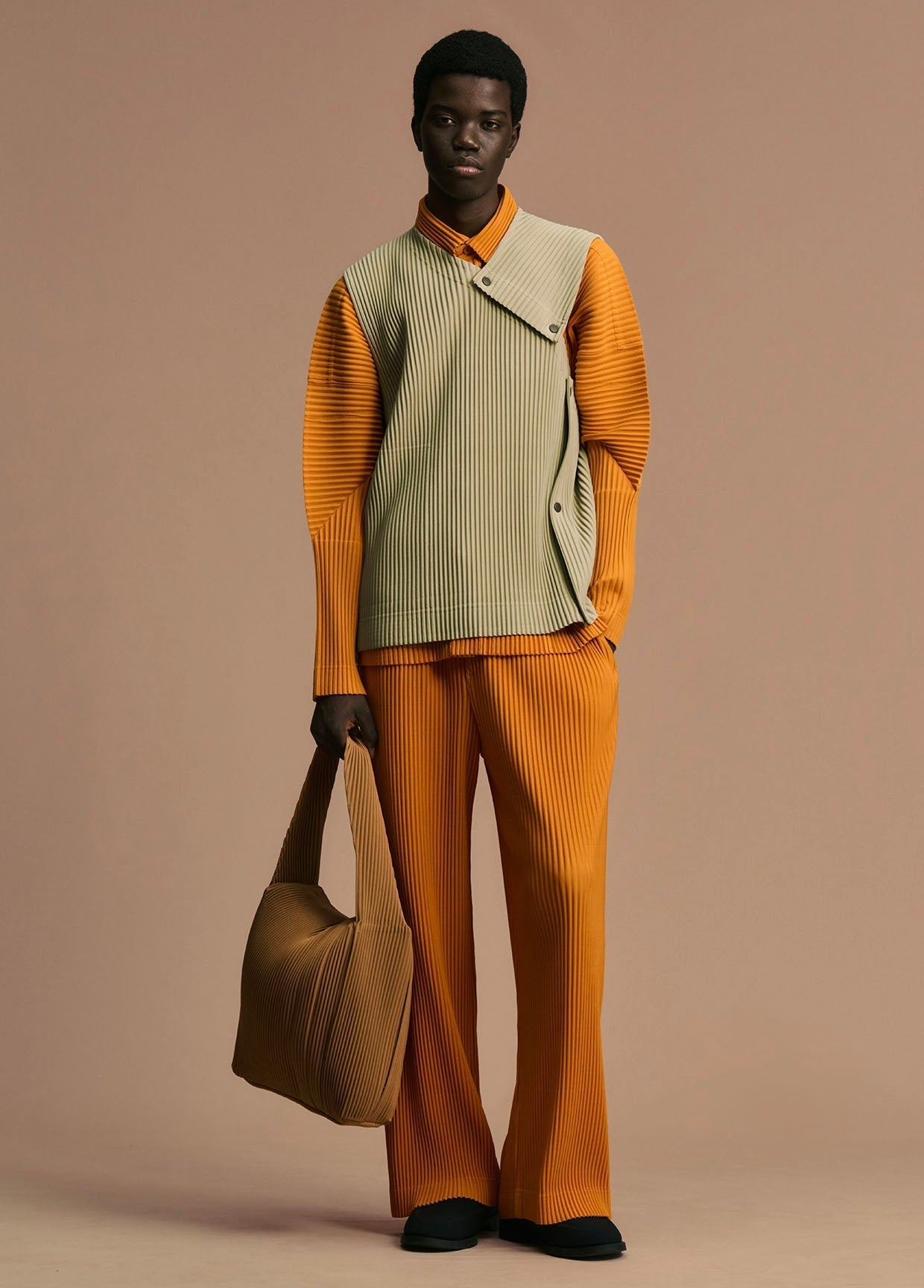 HOMME PLISSÉ ISSEY MIYAKE LOOK 19