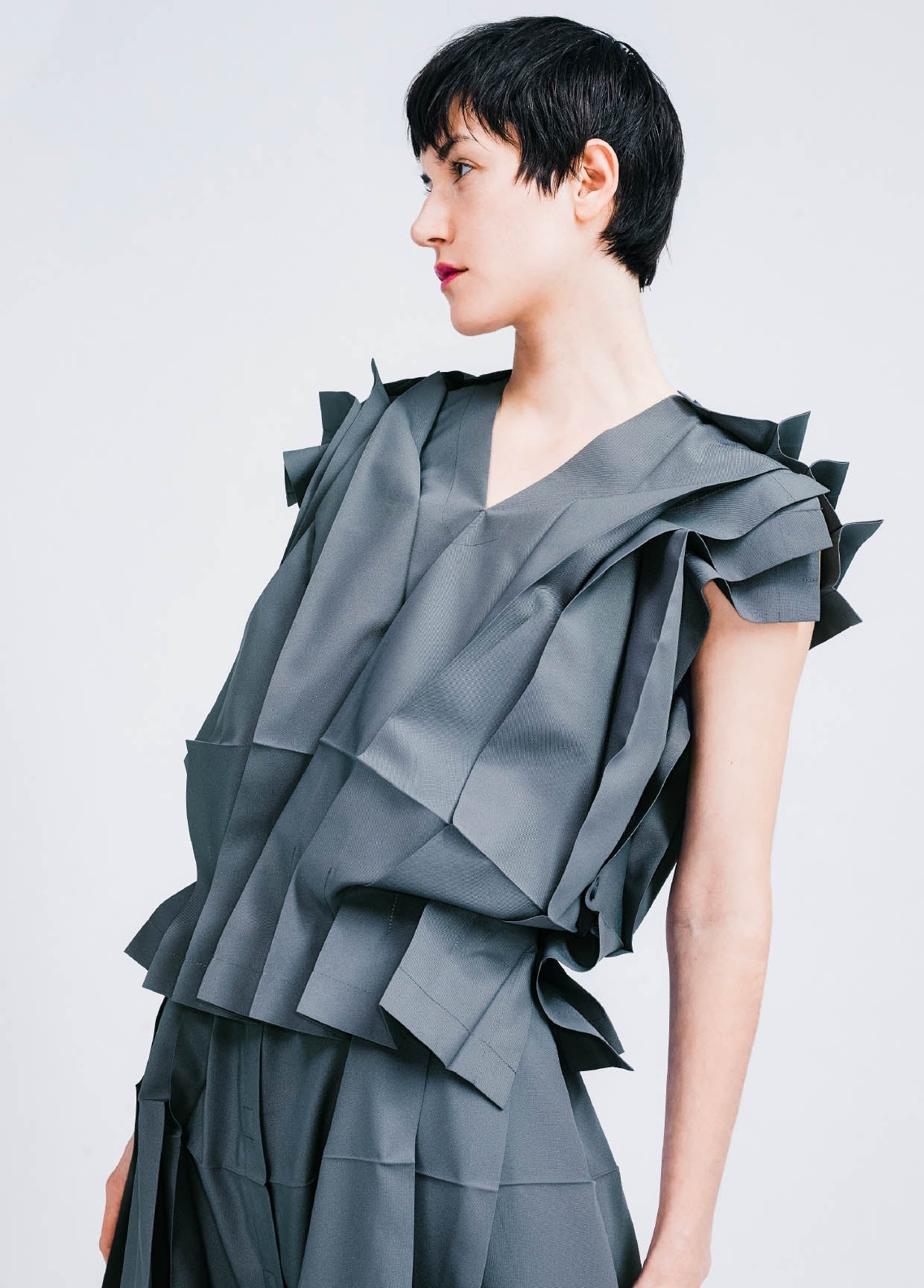 132 5. ISSEY MIYAKE LOOK 17