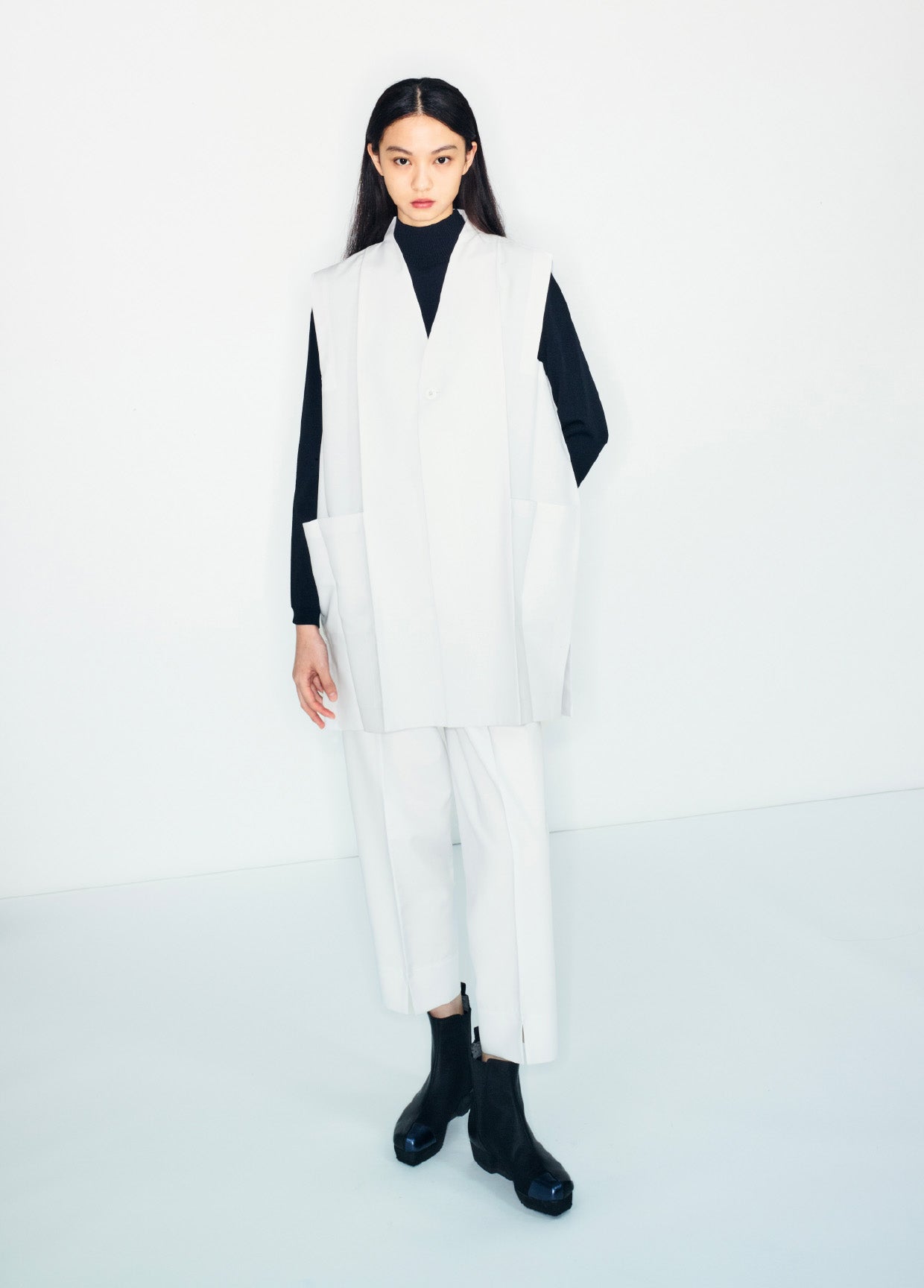 132 5. ISSEY MIYAKE LOOK 20