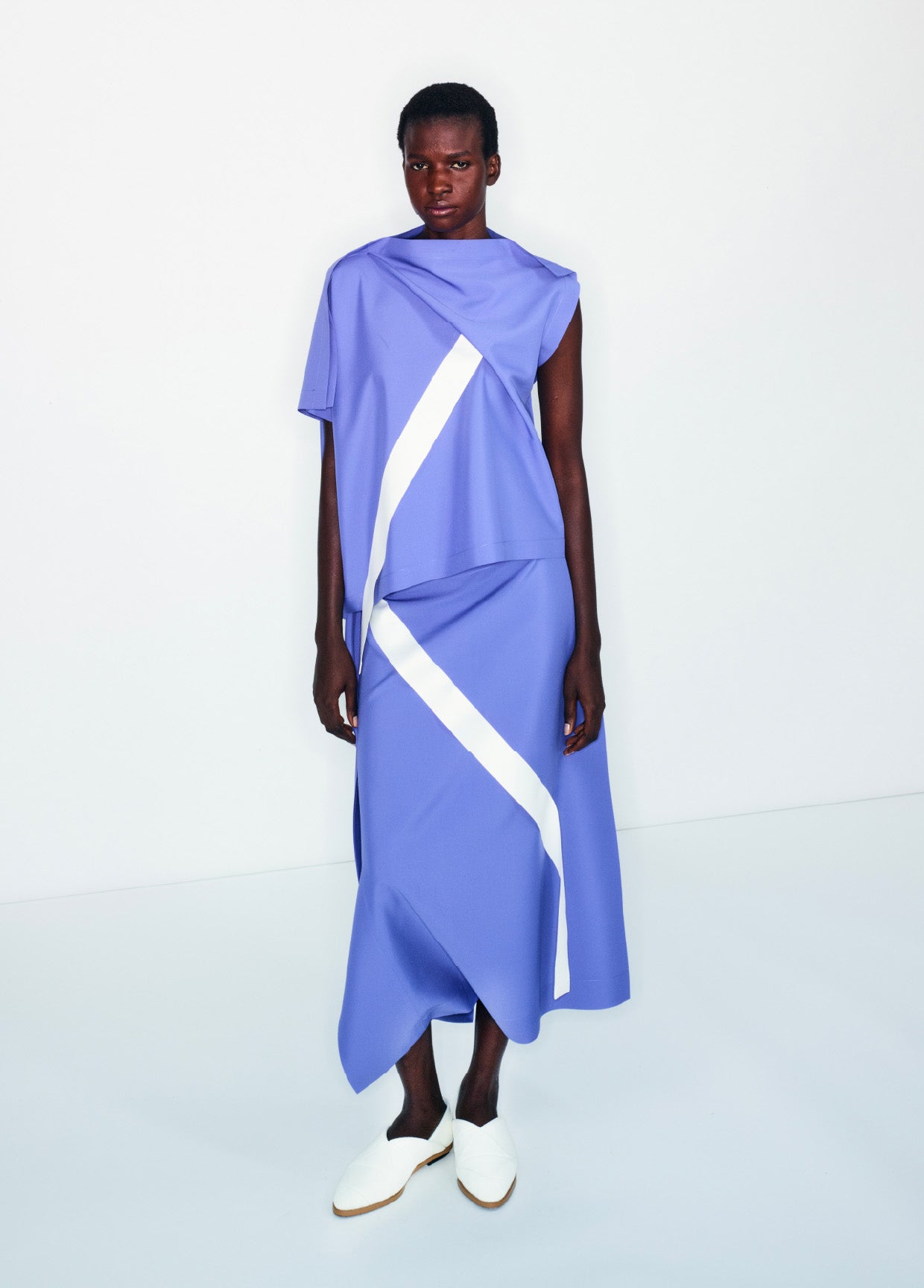 132 5. ISSEY MIYAKE LOOK 10
