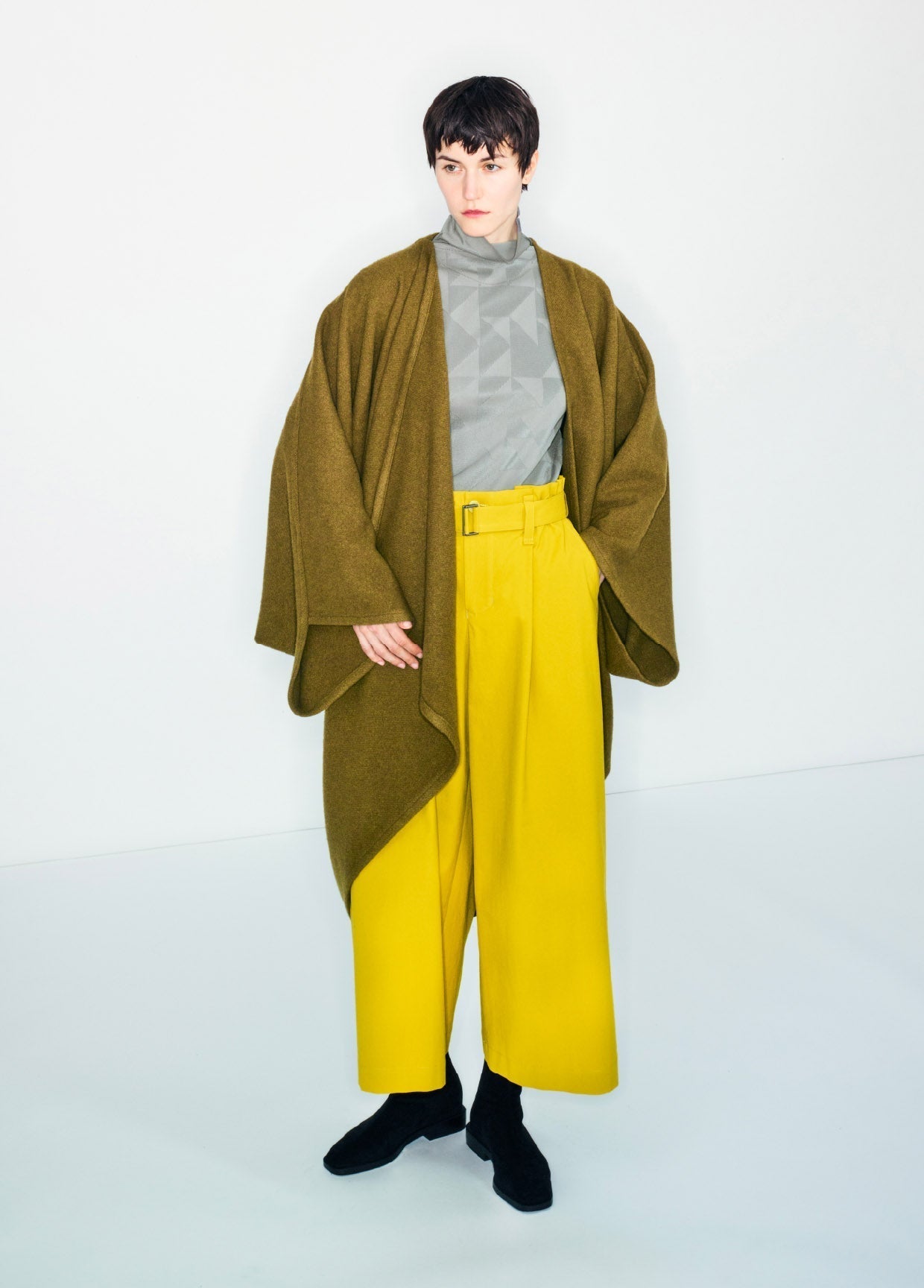 132 5. ISSEY MIYAKE LOOK 28