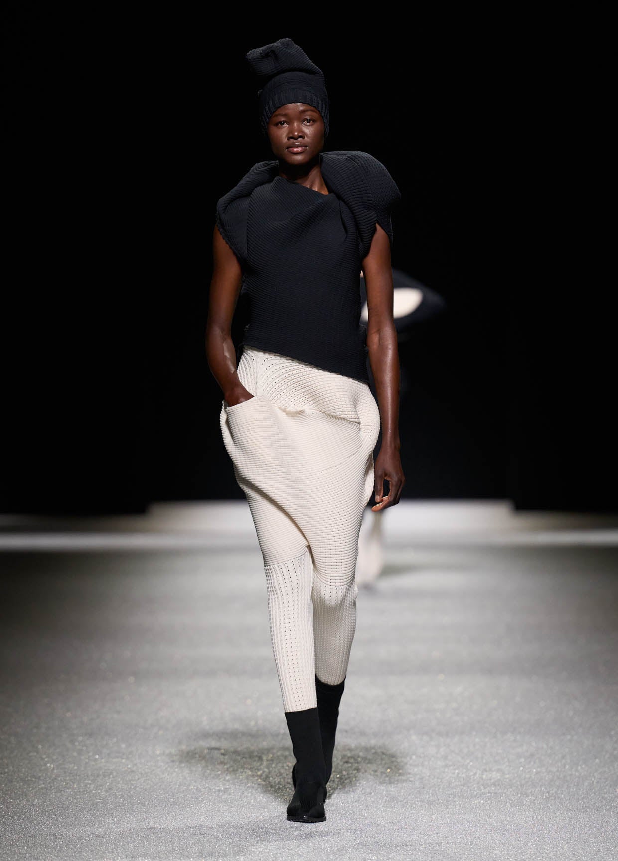 ISSEY MIYAKE AUTUMN WINTER 2026/27 COLLECTIONS 09