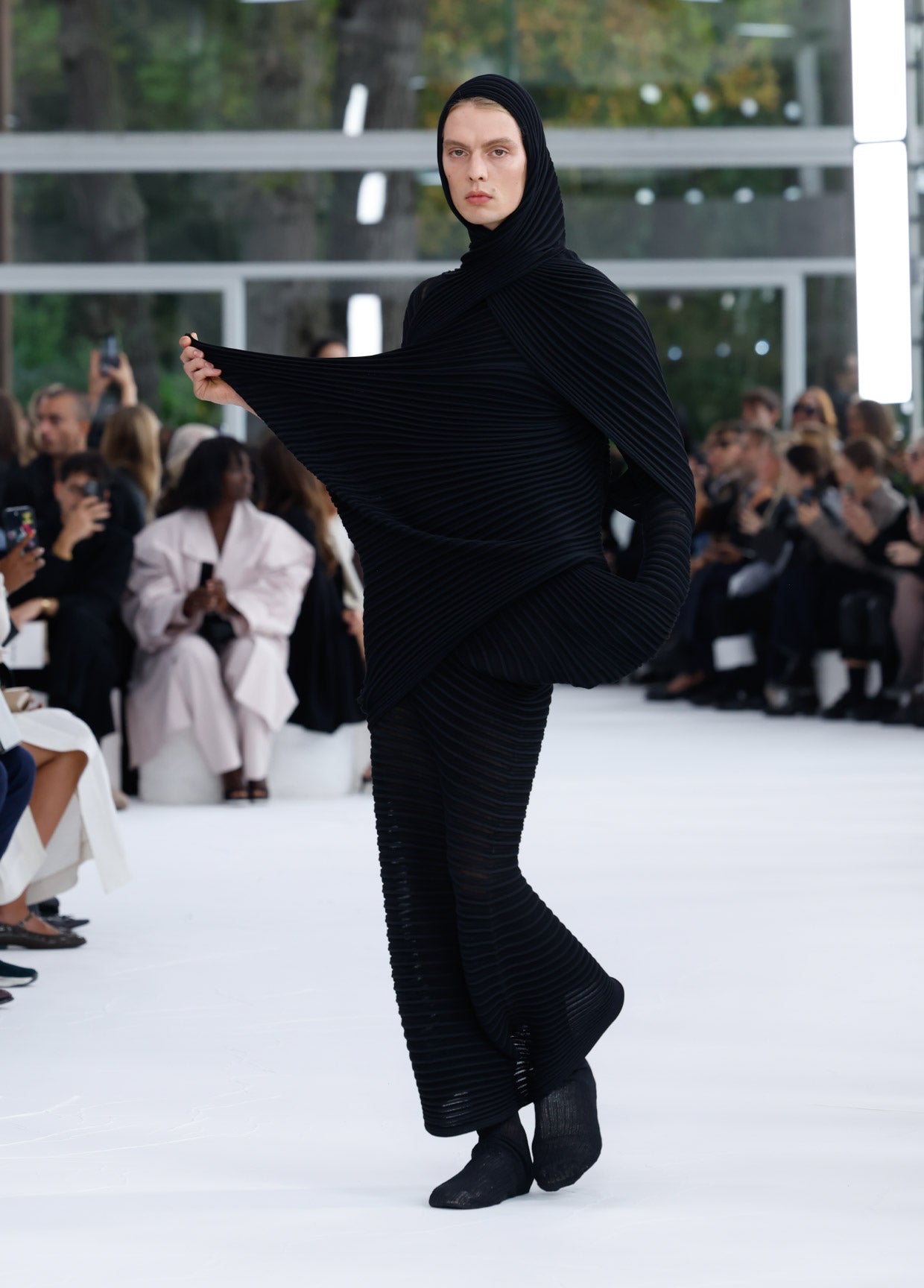 ISSEY MIYAKE SPRING SUMMER 2025 COLLECTIONS 25 – ISSEY MIYAKE EU
