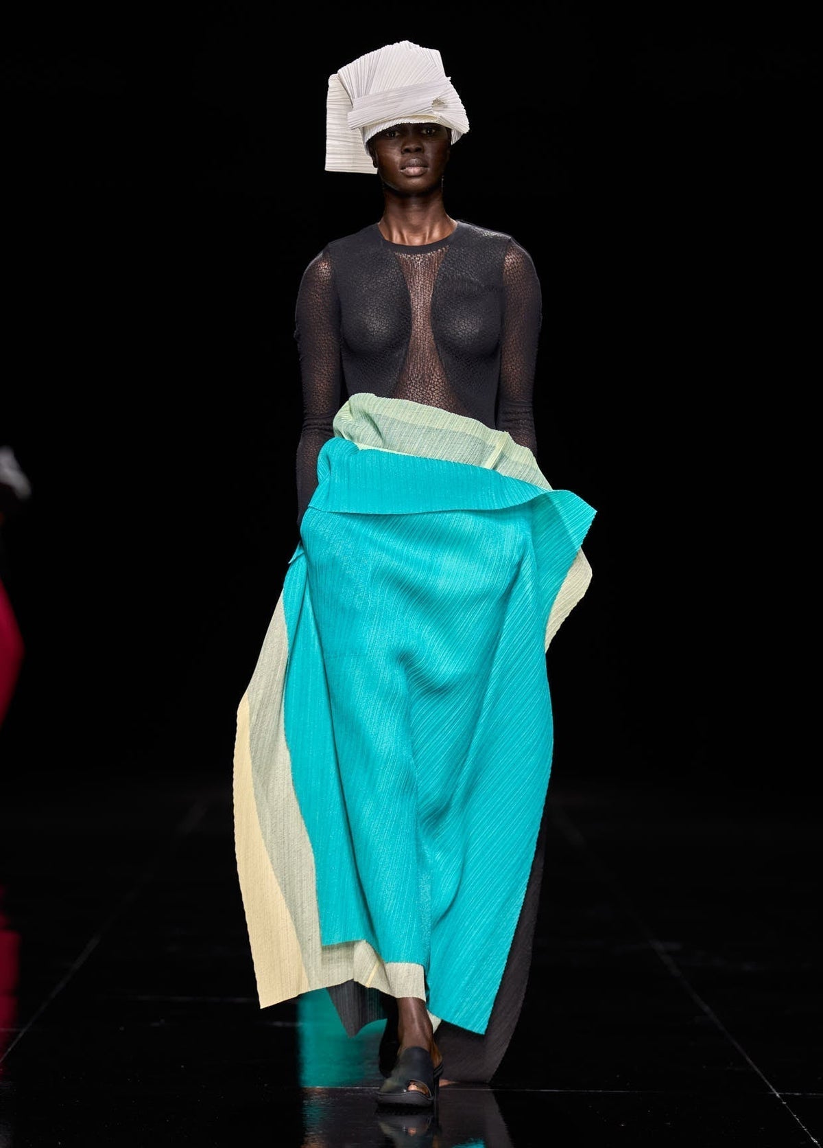 ISSEY MIYAKE SPRING SUMMER 2027 COLLECTIONS 38