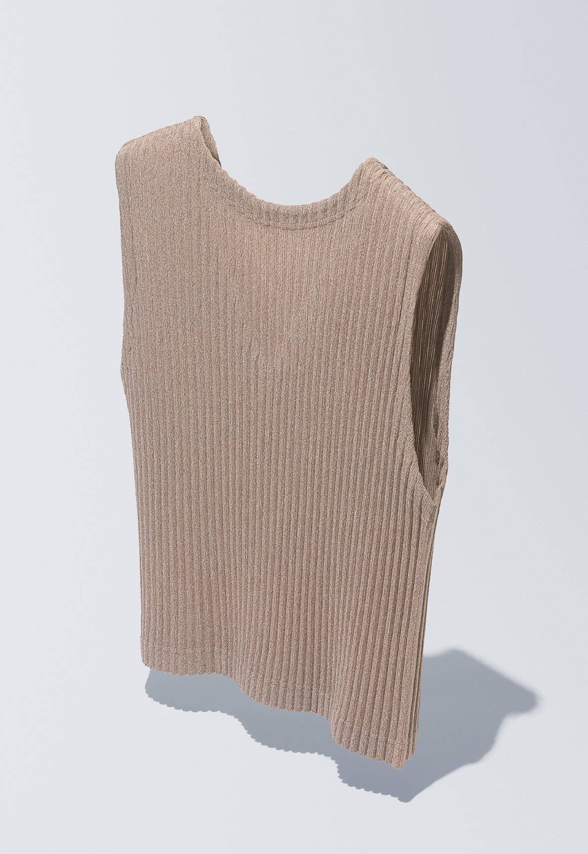 me ISSEY MIYAKE CATALOG AW25 24