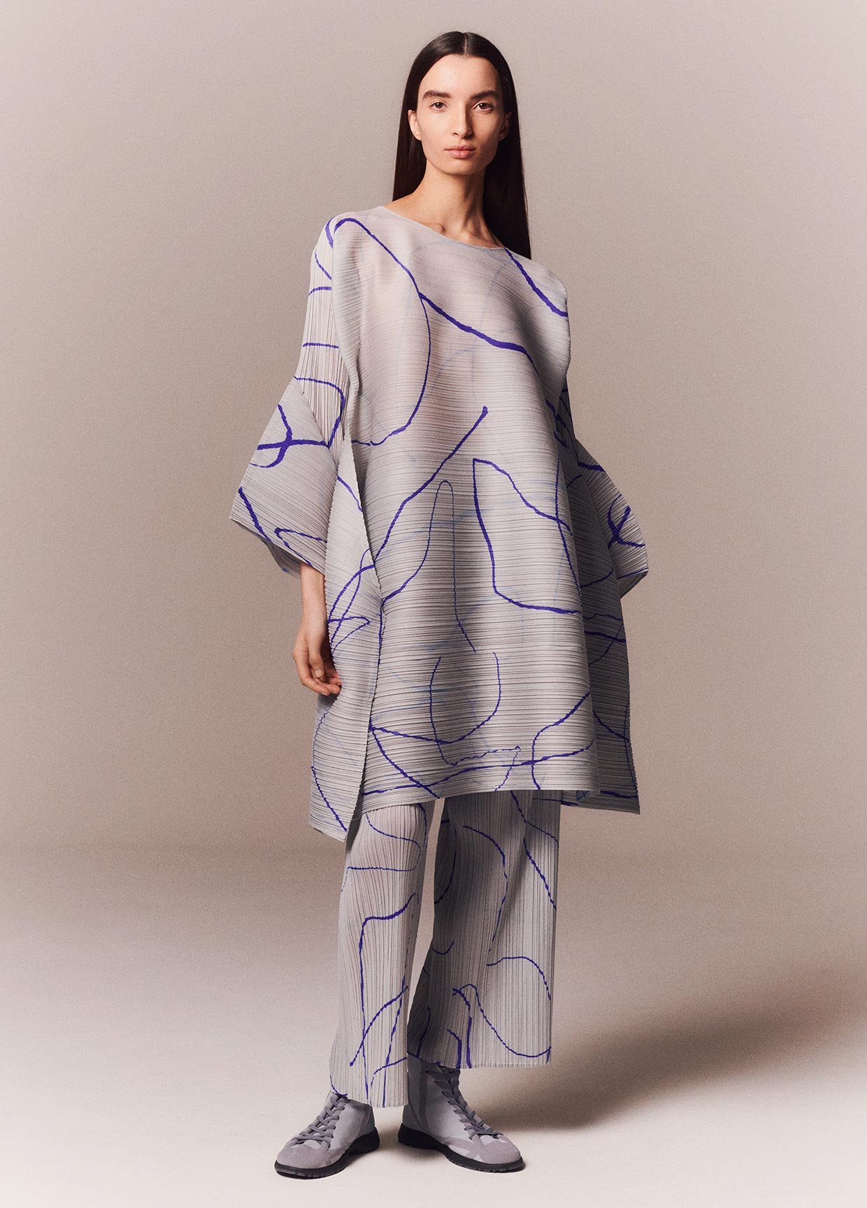 PLEATS PLEASE ISSEY MIYAKE LOOK 22