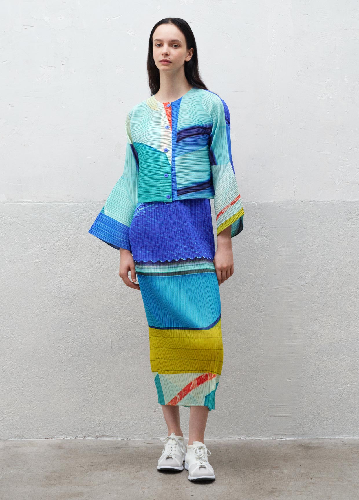 PLEATS PLEASE ISSEY MIYAKE LOOK 04