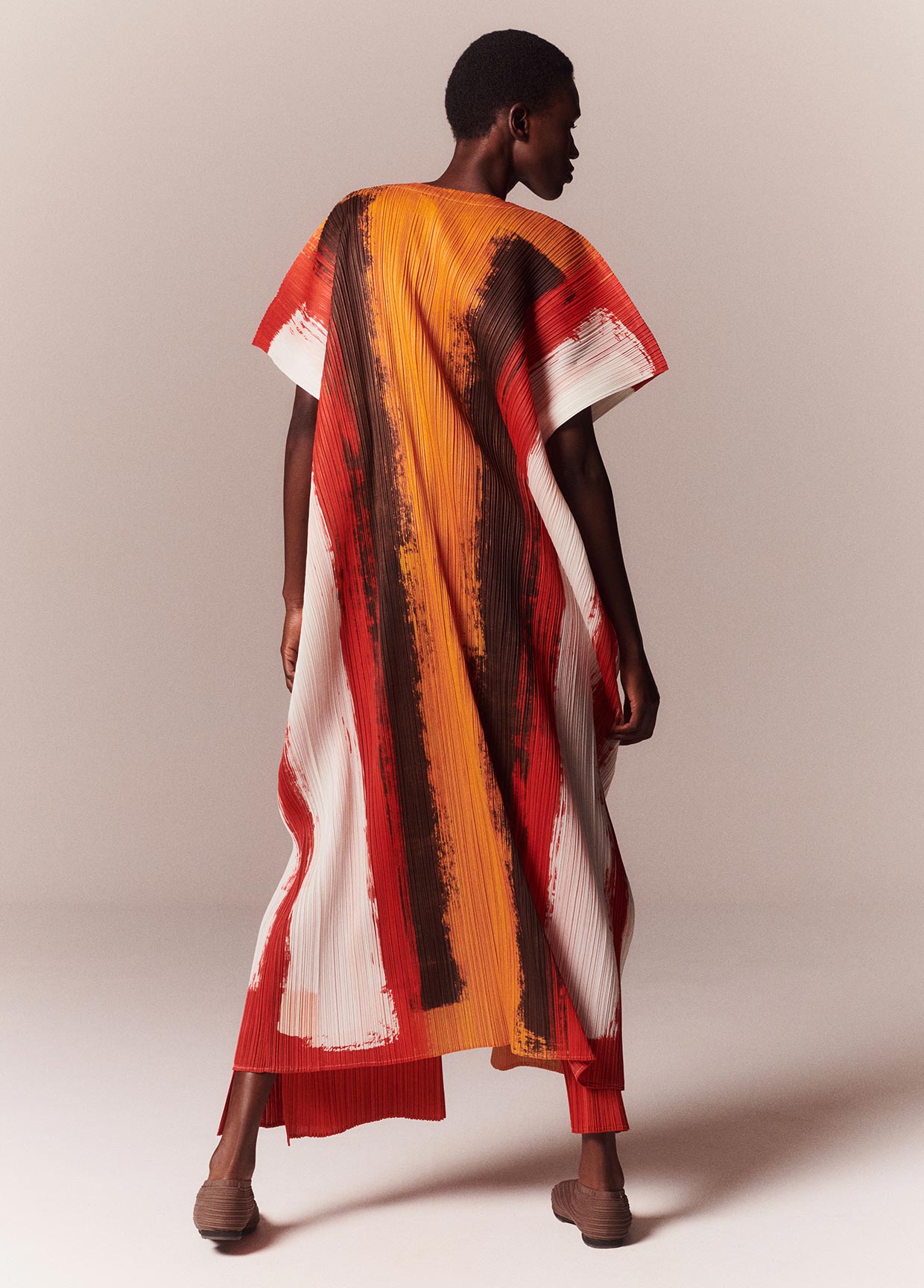 PLEATS PLEASE ISSEY MIYAKE LOOK 03