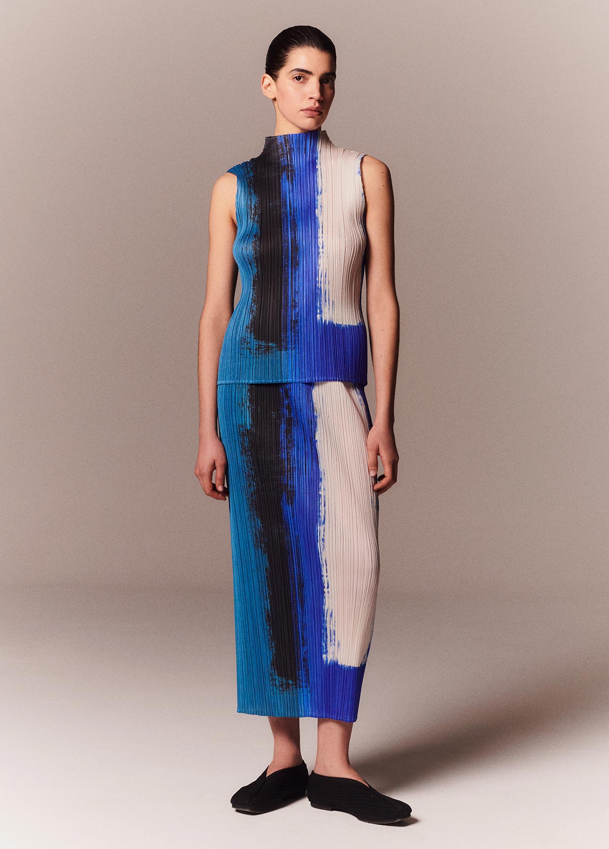 PLEATS PLEASE ISSEY MIYAKE LOOK 04