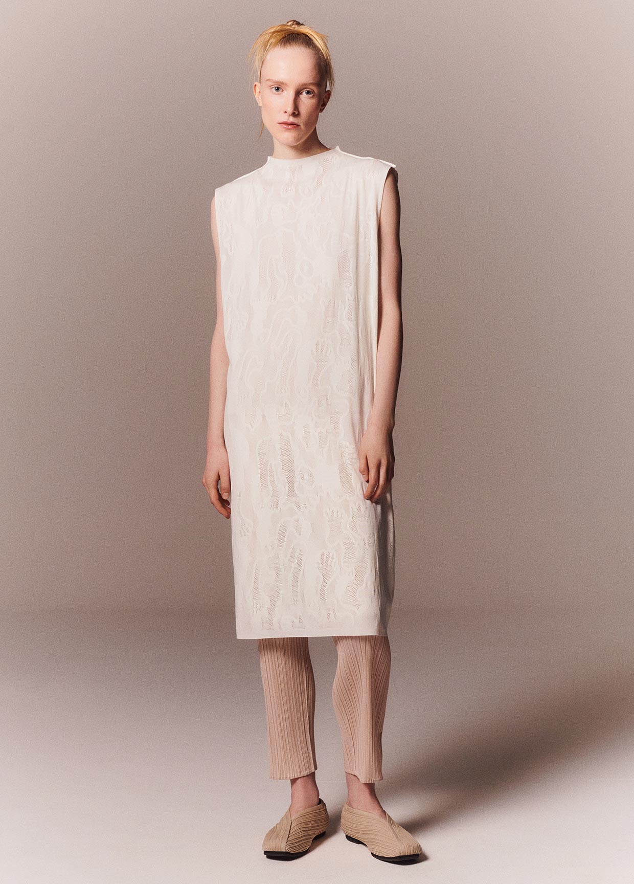 PLEATS PLEASE ISSEY MIYAKE LOOK 08