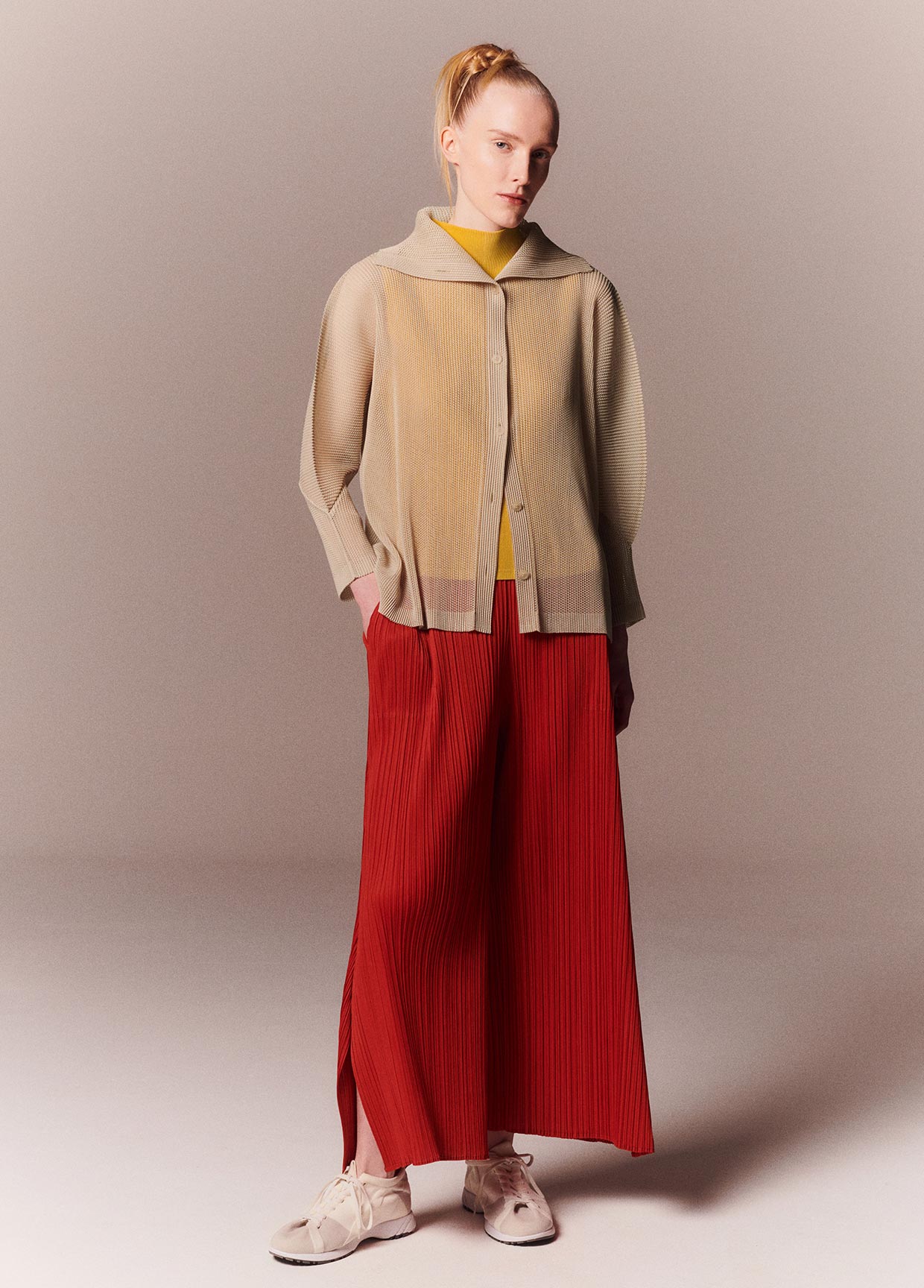 PLEATS PLEASE ISSEY MIYAKE LOOK 09