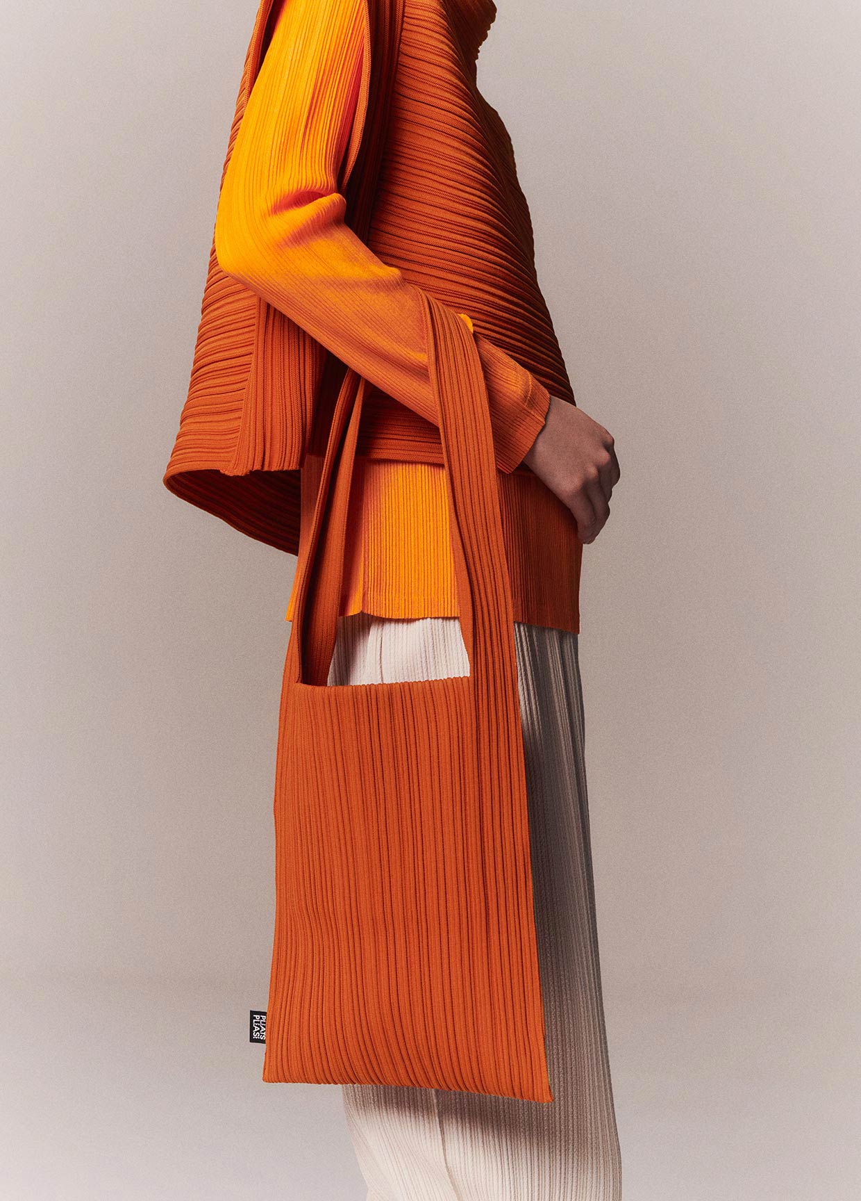 PLEATS PLEASE ISSEY MIYAKE LOOK 54