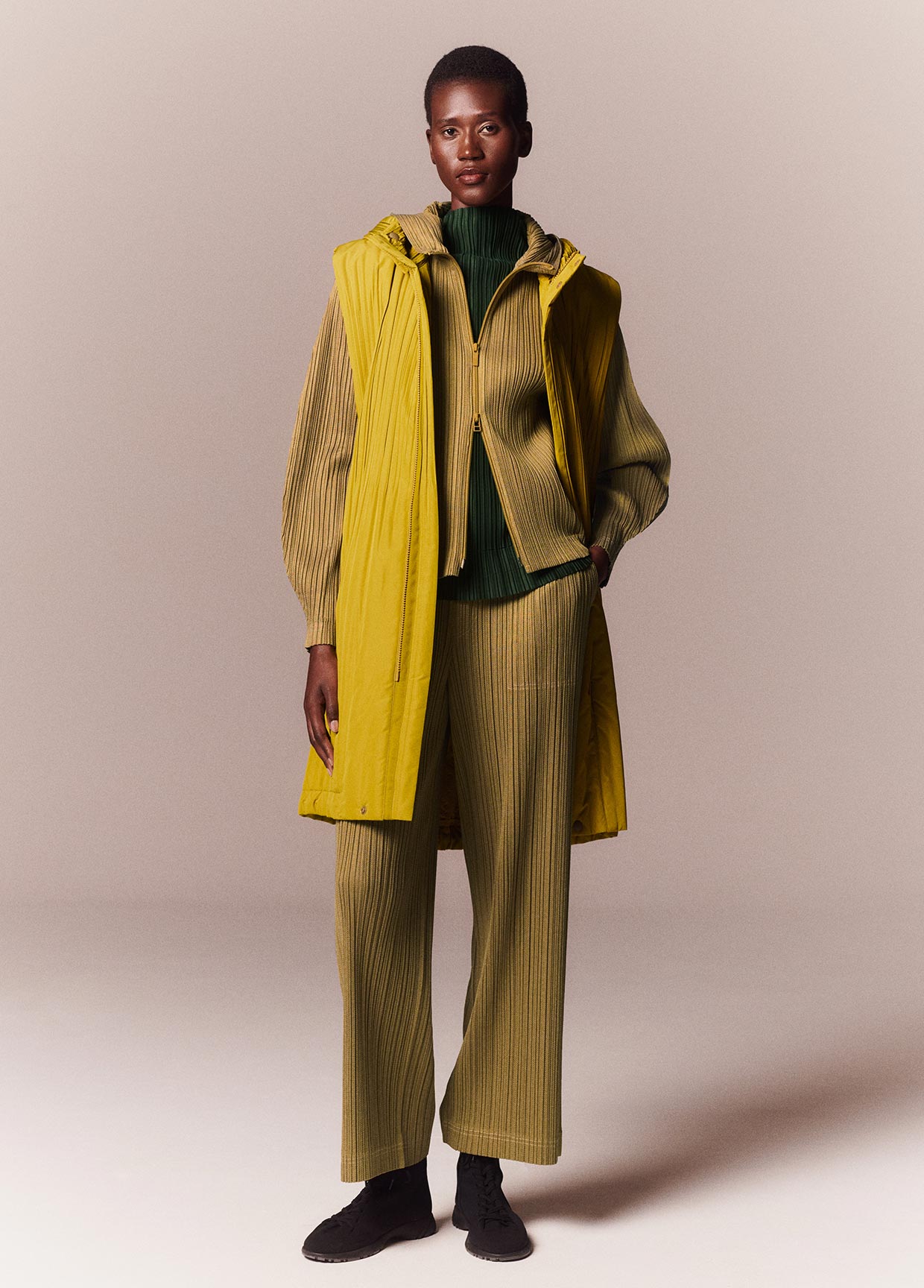 PLEATS PLEASE ISSEY MIYAKE LOOK 34