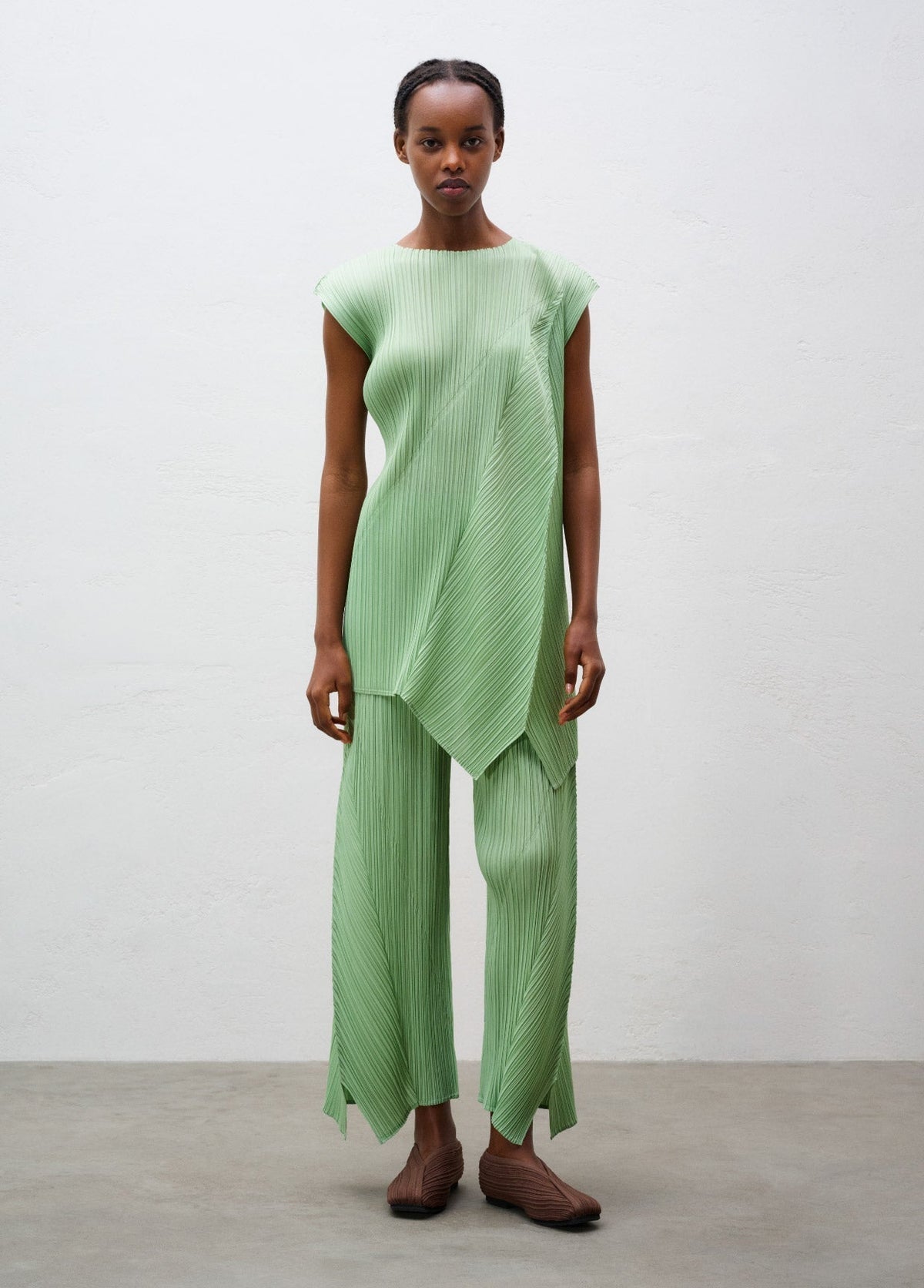PLEATS PLEASE ISSEY MIYAKE LOOK 16