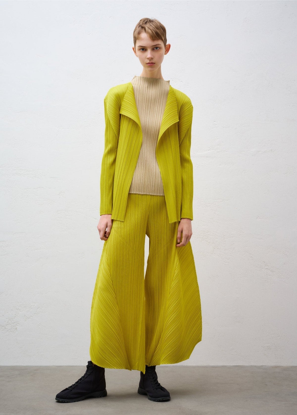 PLEATS PLEASE ISSEY MIYAKE LOOK 27