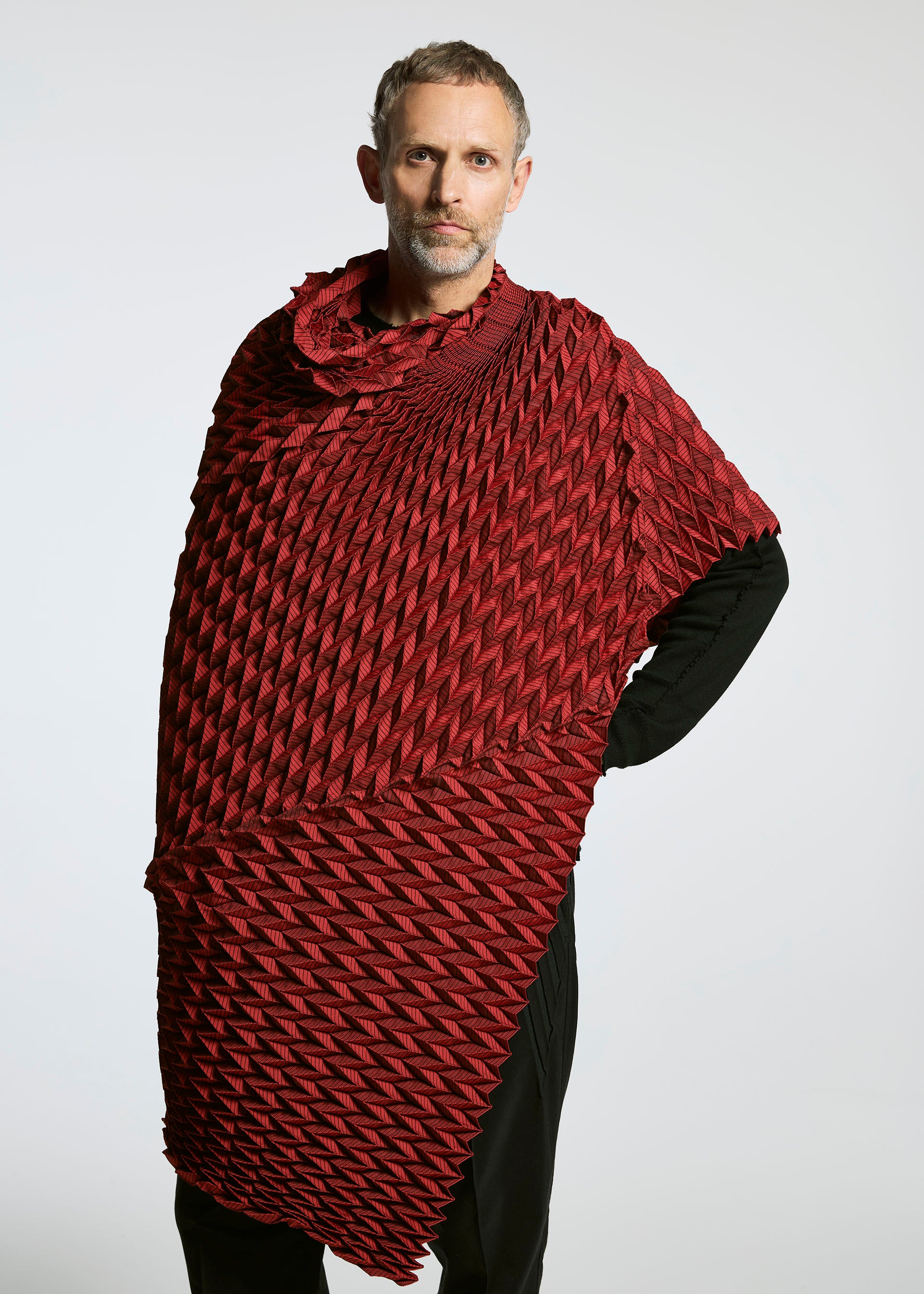 小物 ISSEY MIYAKE PERMANENTE stole TYPE-O STOLE Stole Greyish Brown – ISSEY MIYAKE EU