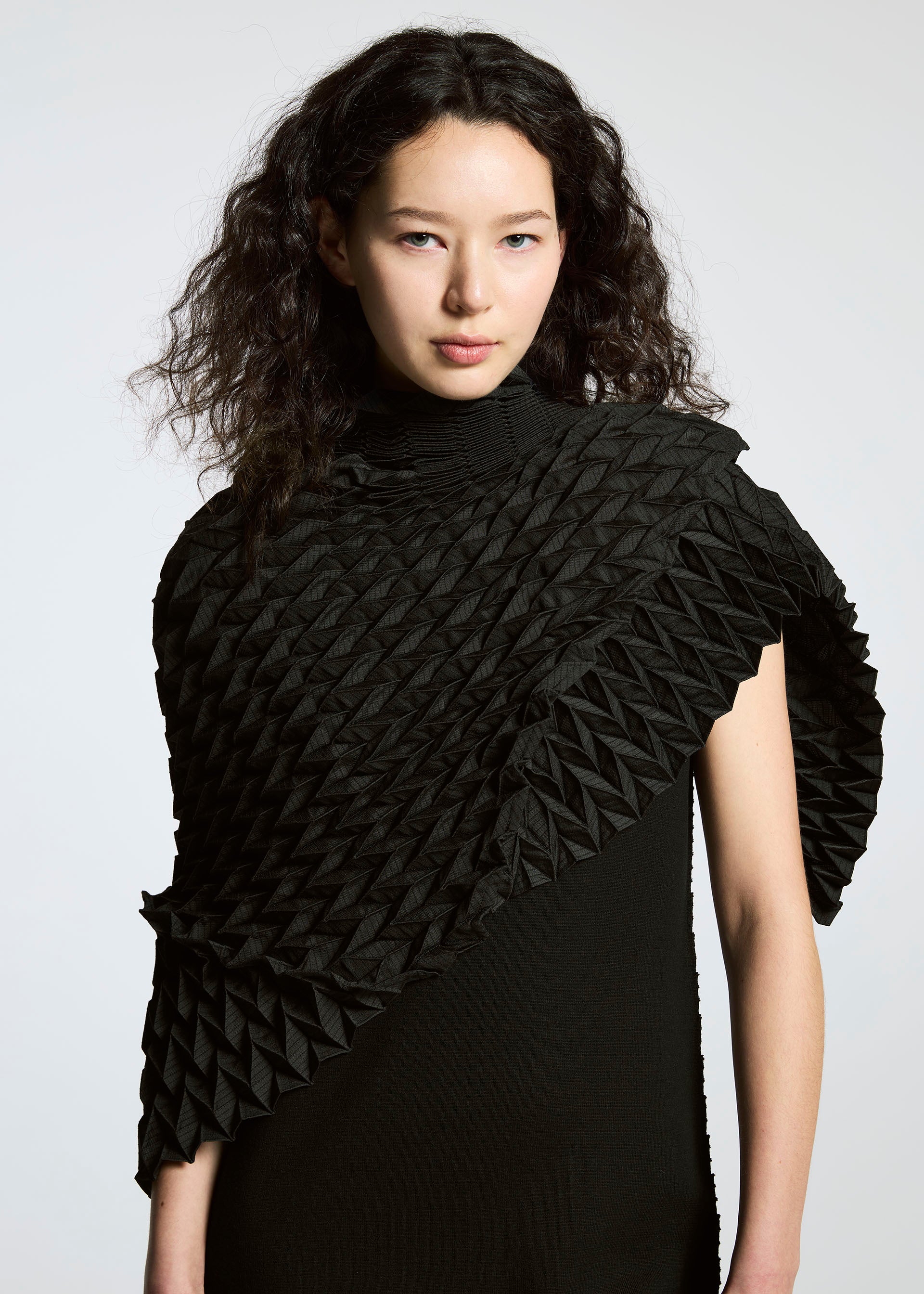 TYPE-O STOLE Stole Black – ISSEY MIYAKE EU