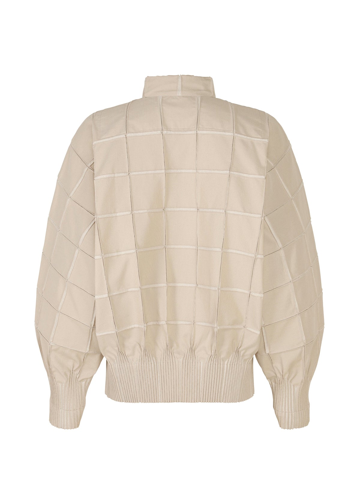 A detail shot of the APOCABLE TYPE O 002 prêt à porter.