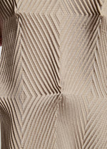 A model wears the APOCABLE TYPE O 007 prêt à porter.