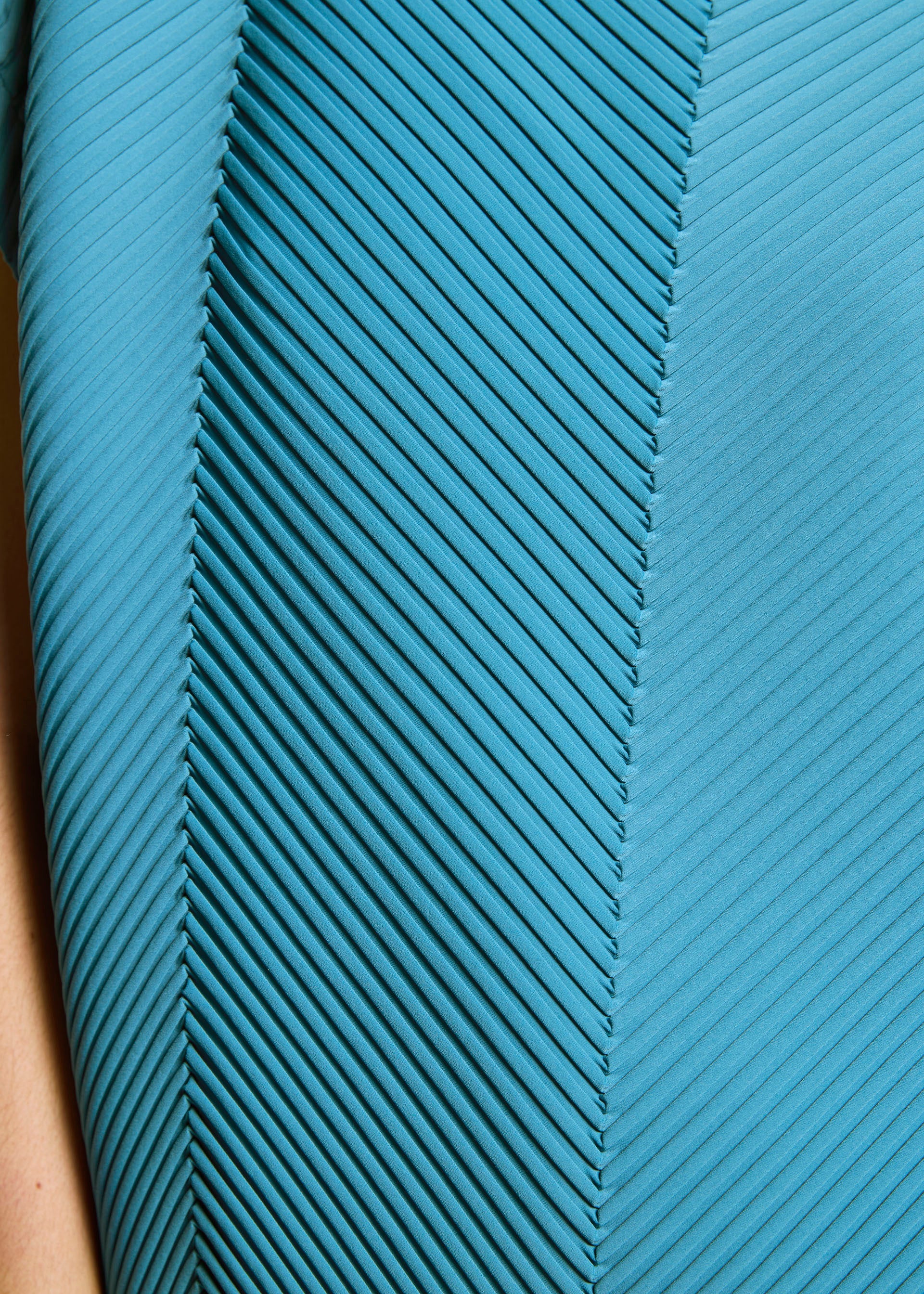 TYPE-P 004 Top Turquoise Blue – ISSEY MIYAKE EU