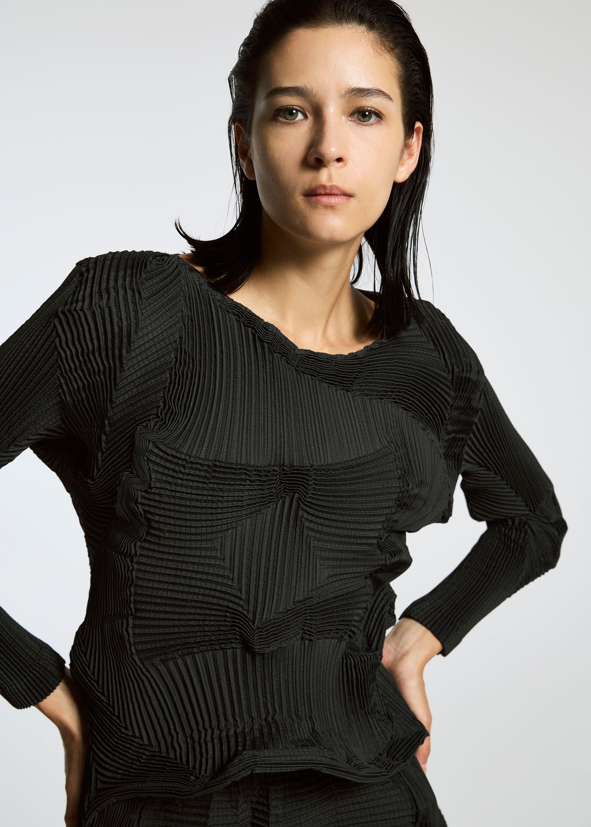 APOC ABLE ISSEY MIYAKE TYPE-K 003-3 ニット黒 TYPE-O 003 Shirt Black – ISSEY MIYAKE EU