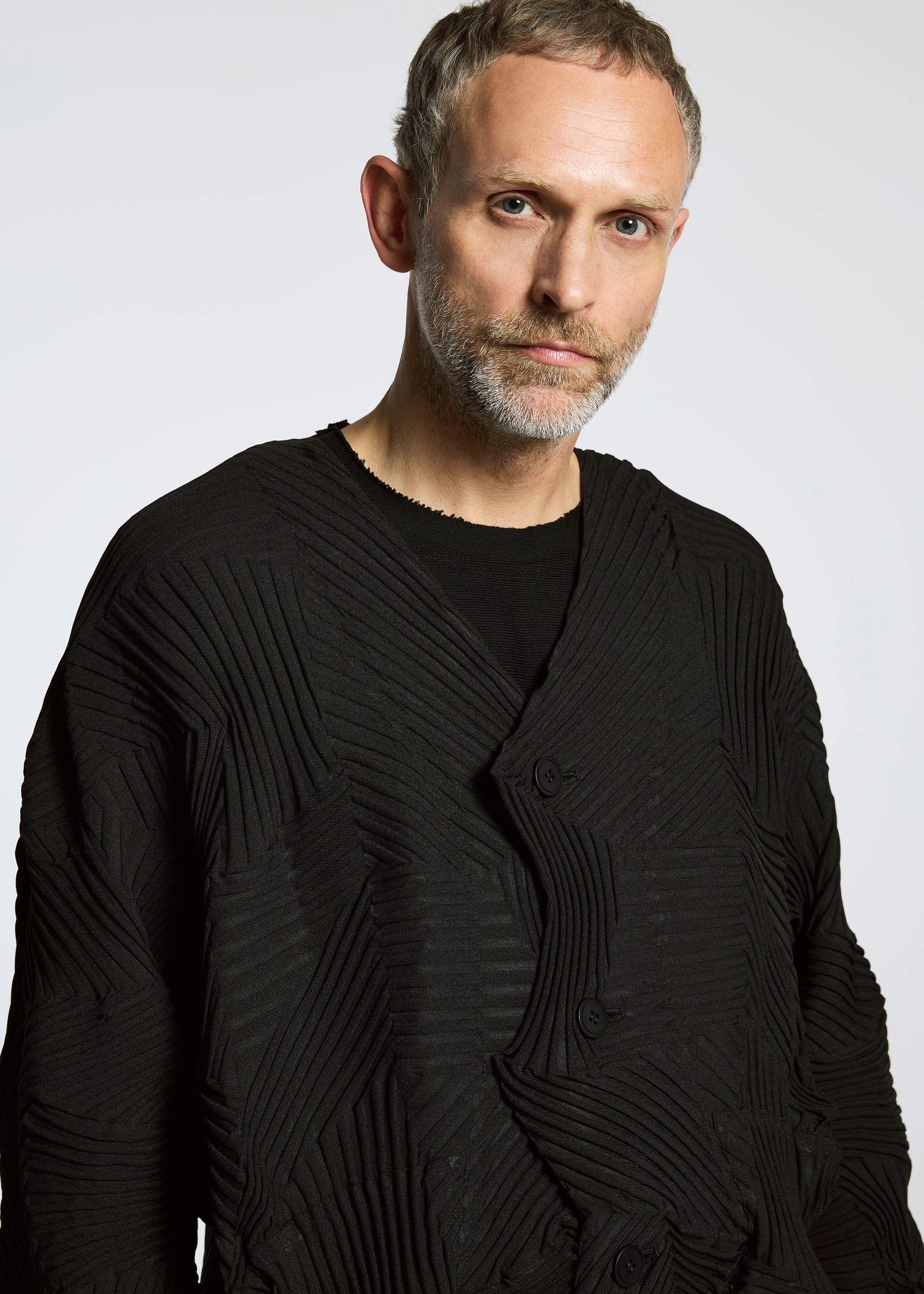 TYPE-P 003 Cardigan Red – ISSEY MIYAKE EU