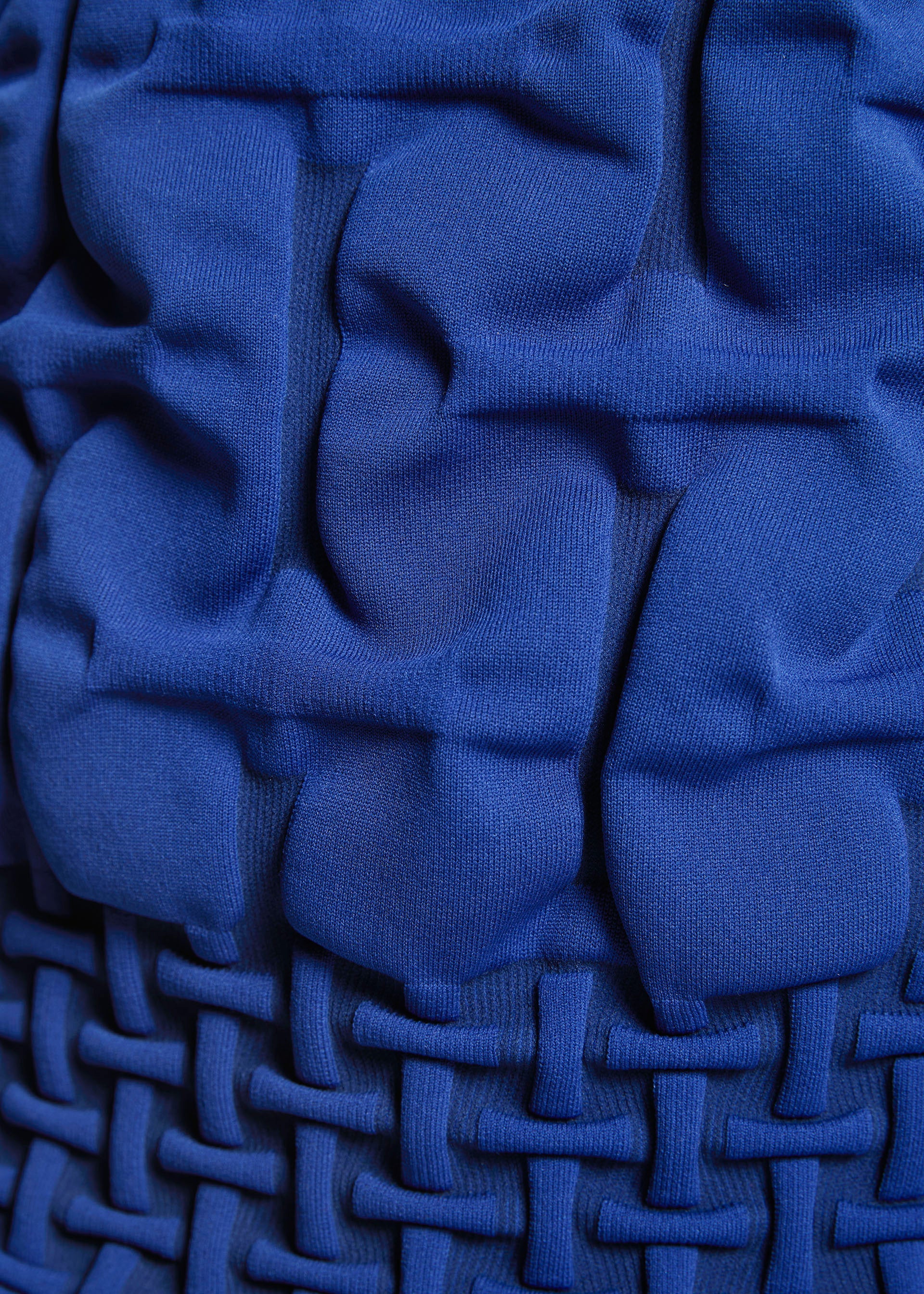 A model wears the APOCABLE TYPE K 007 prêt à porter.